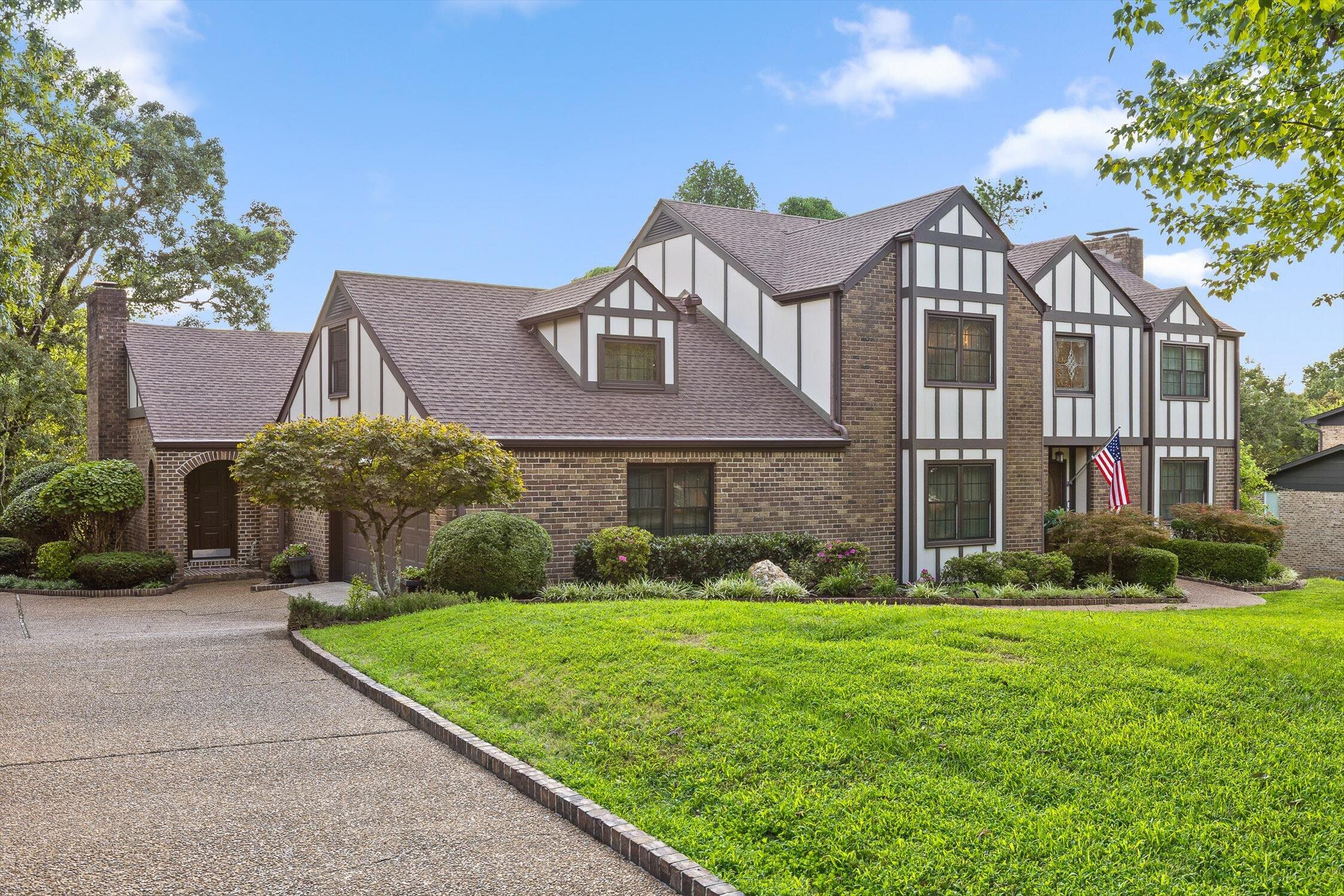 7819 Stonehenge Drive