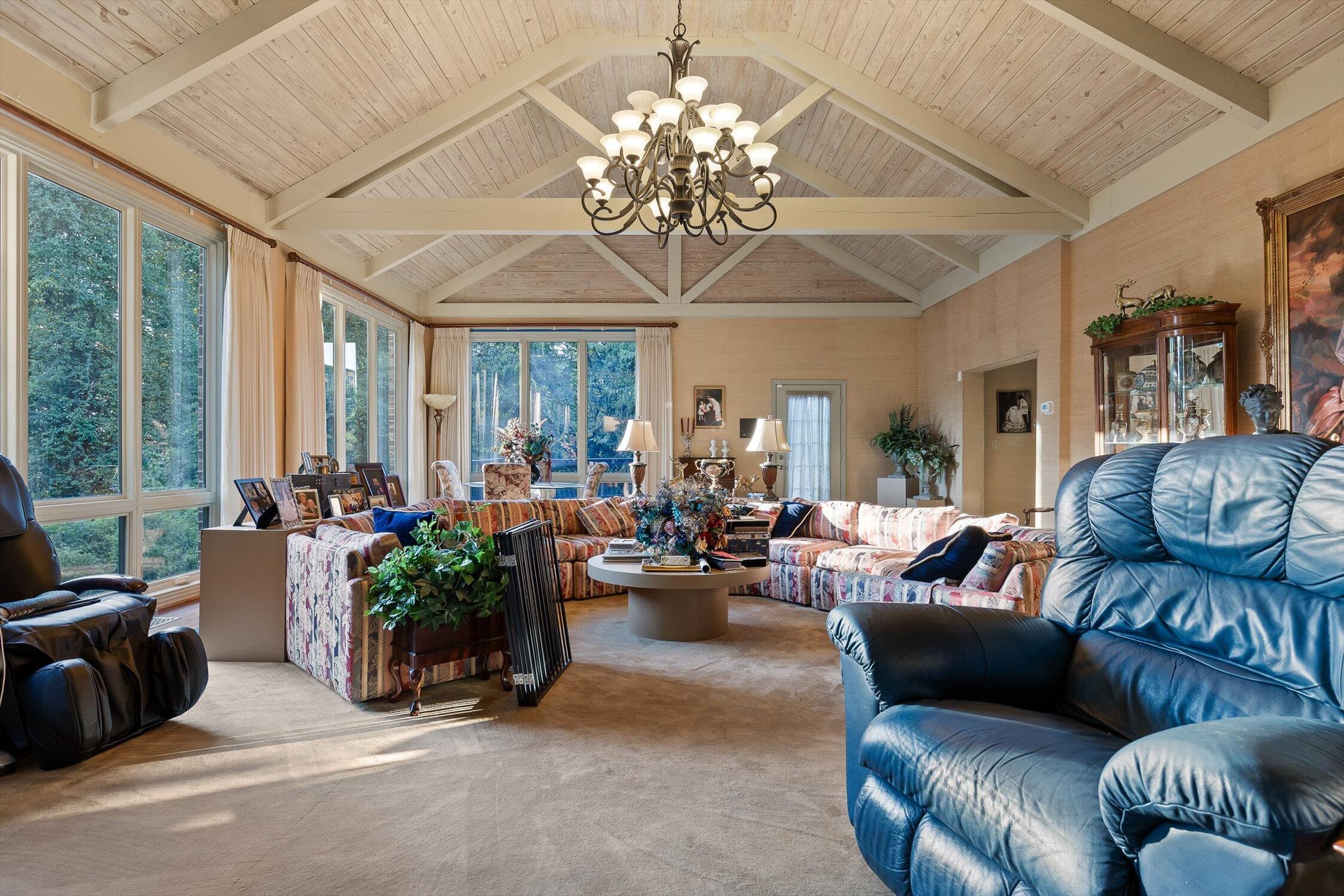 7819 Stonehenge Drive