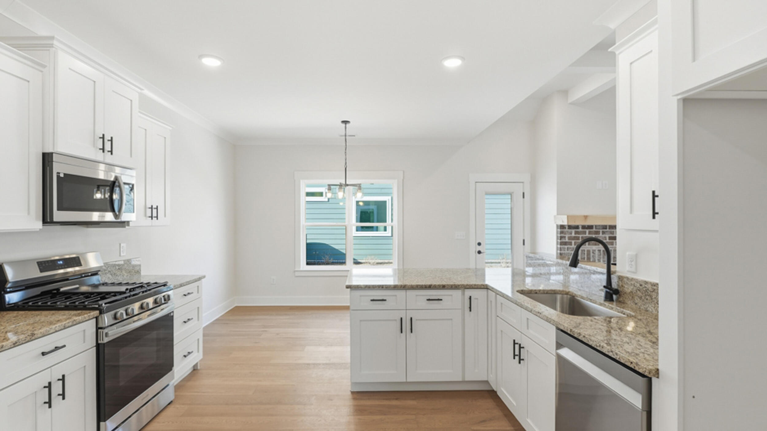 125 Arthur Lane NW
