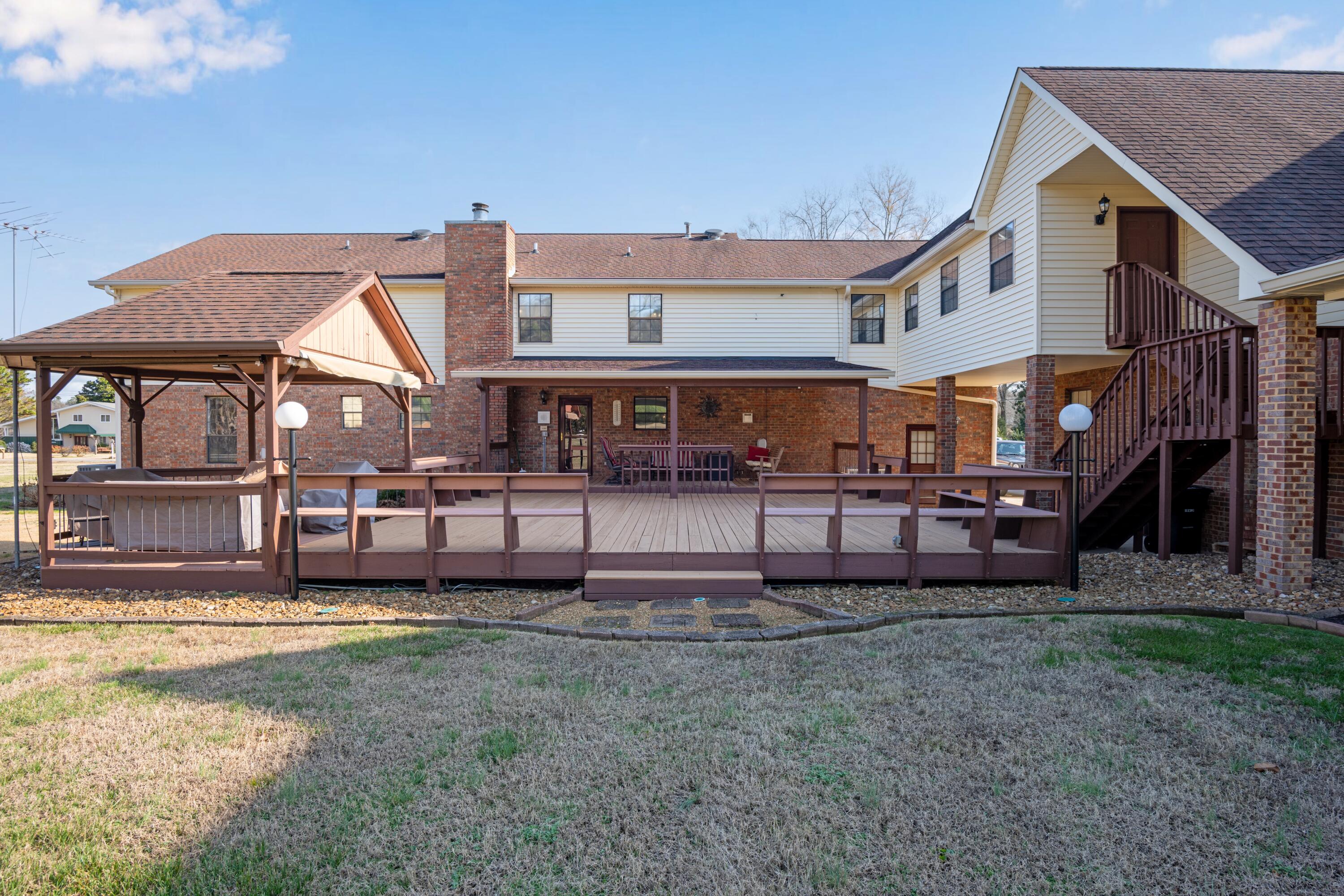 9223 Sunny Shore Lane