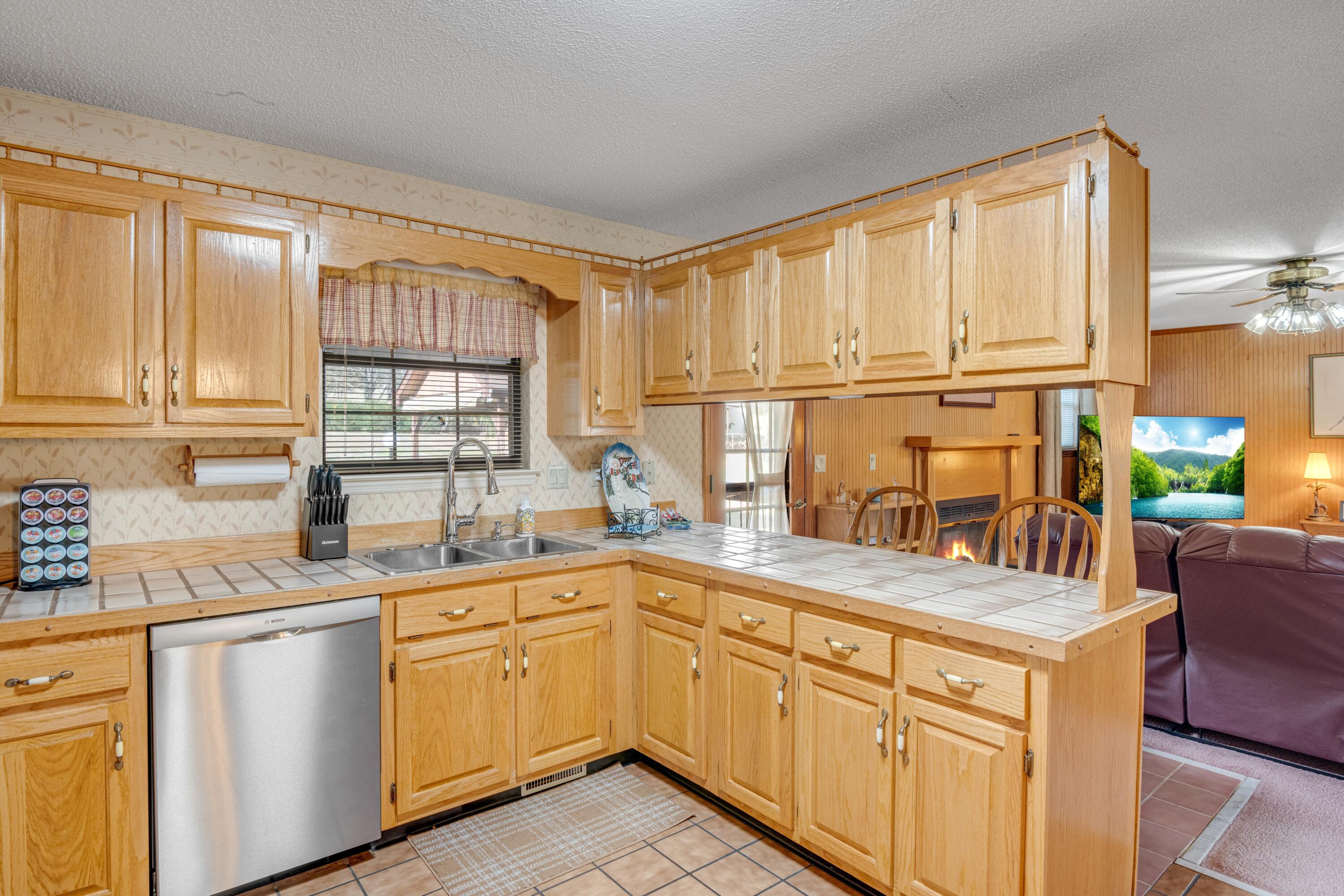 9223 Sunny Shore Lane