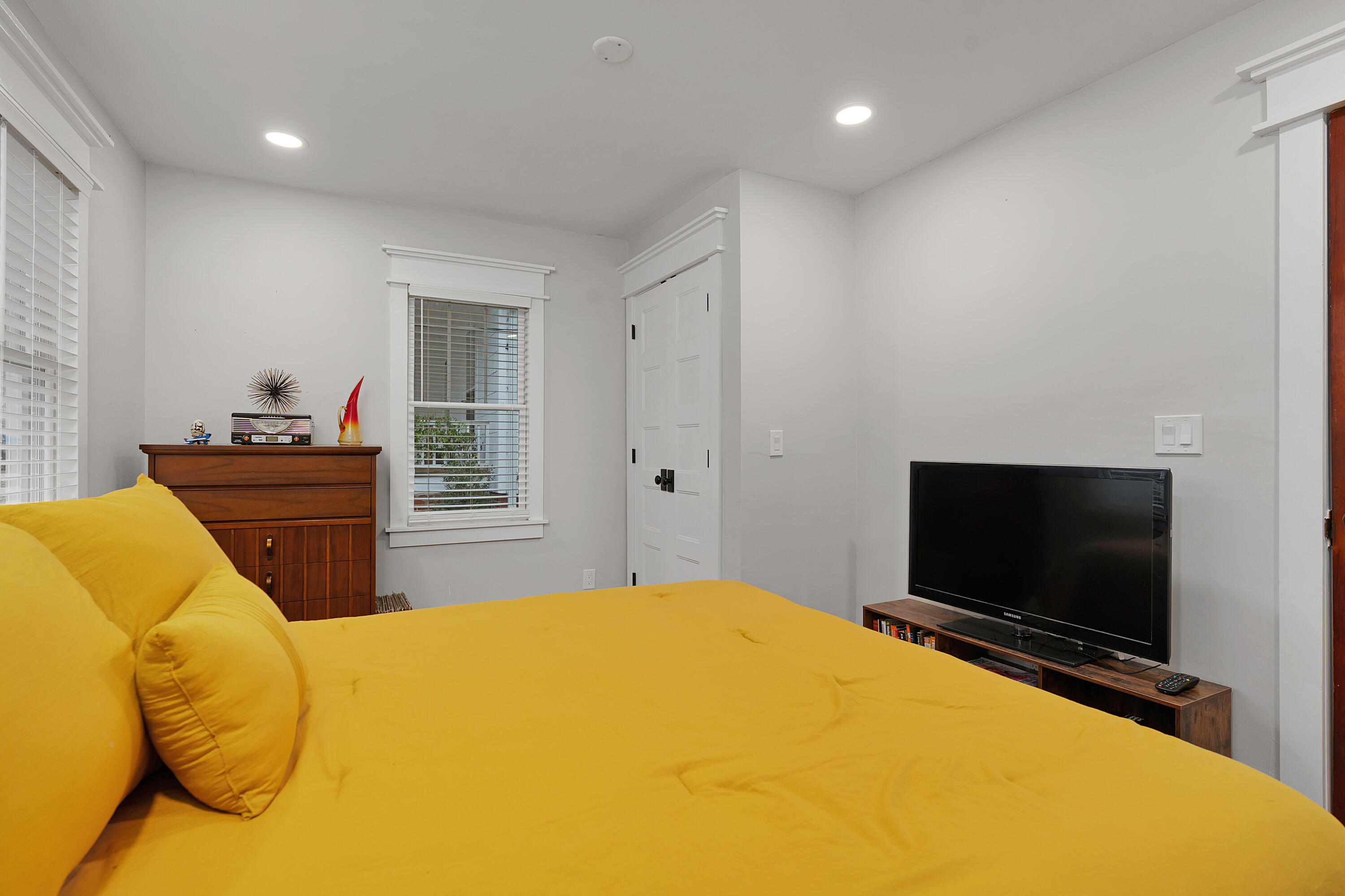 1609 W 51st Street