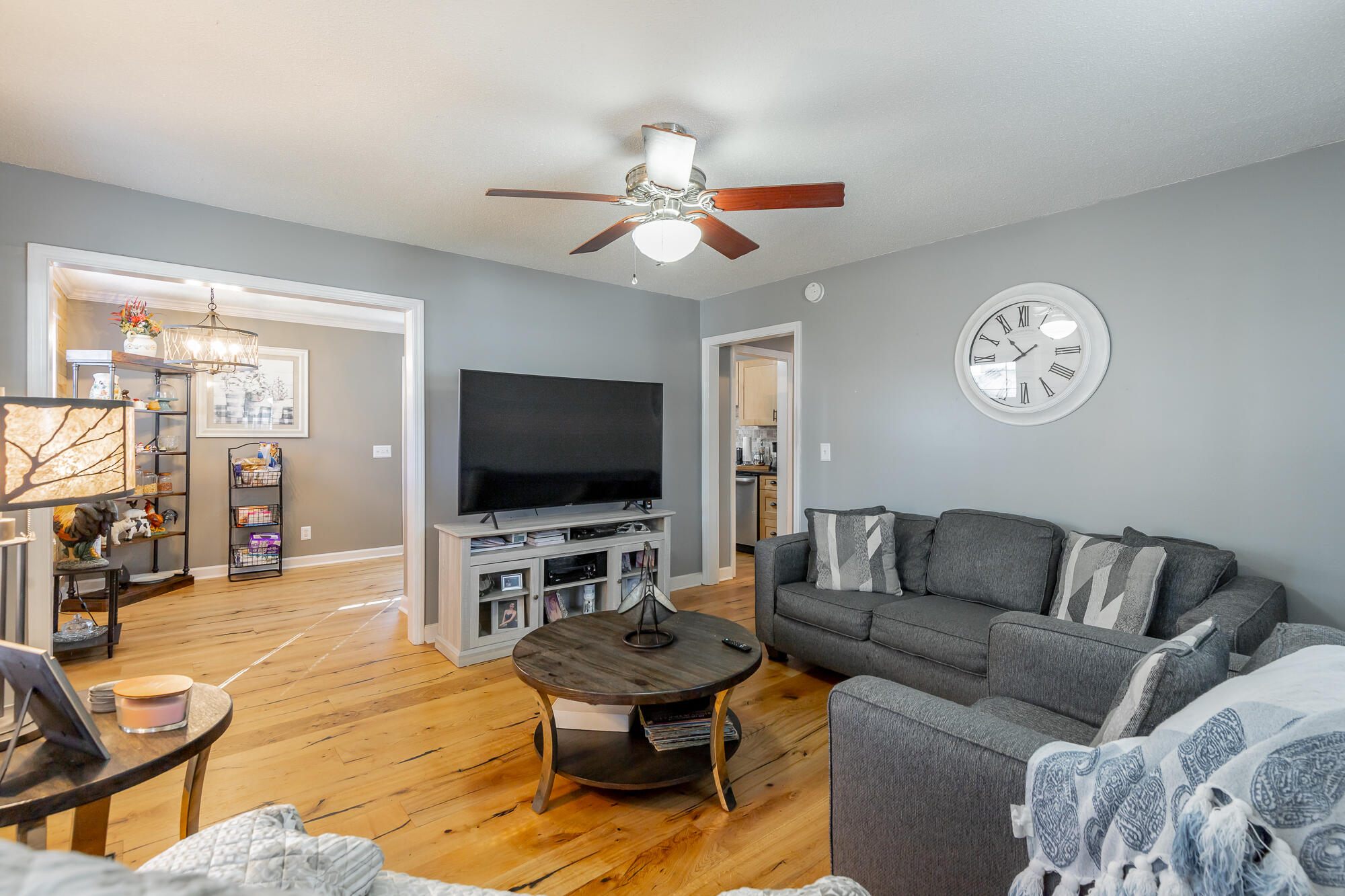 6012 Wentworth Avenue