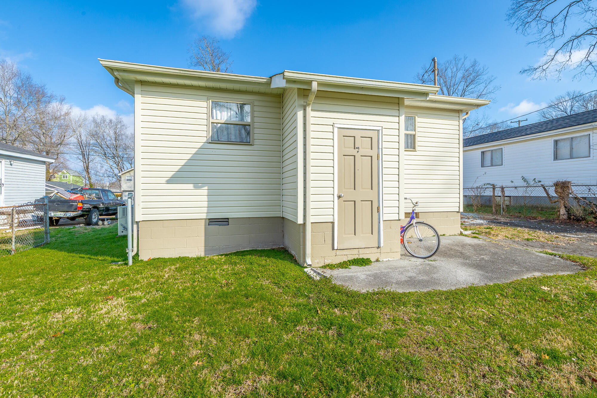 6012 Wentworth Avenue