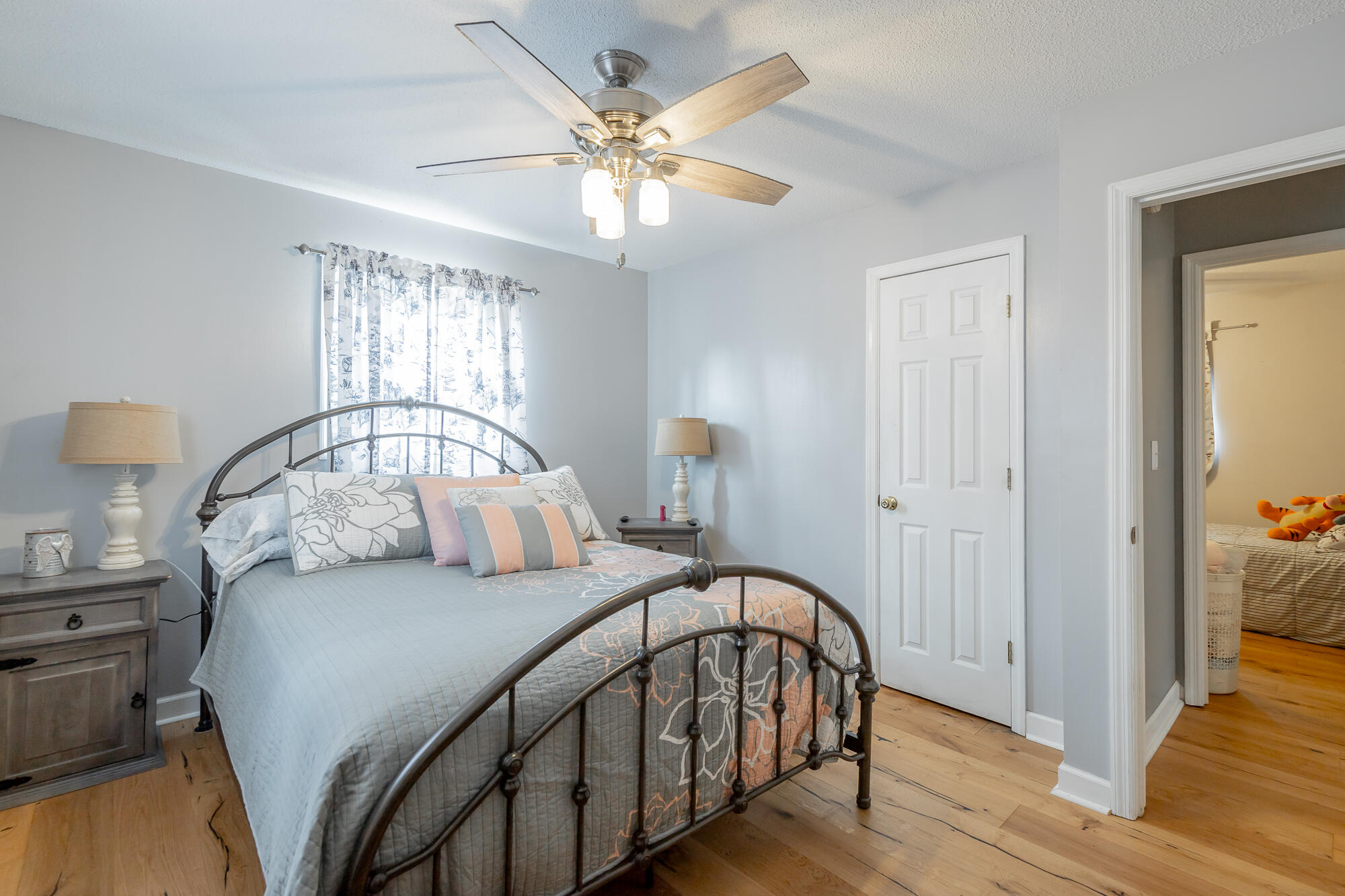 6012 Wentworth Avenue