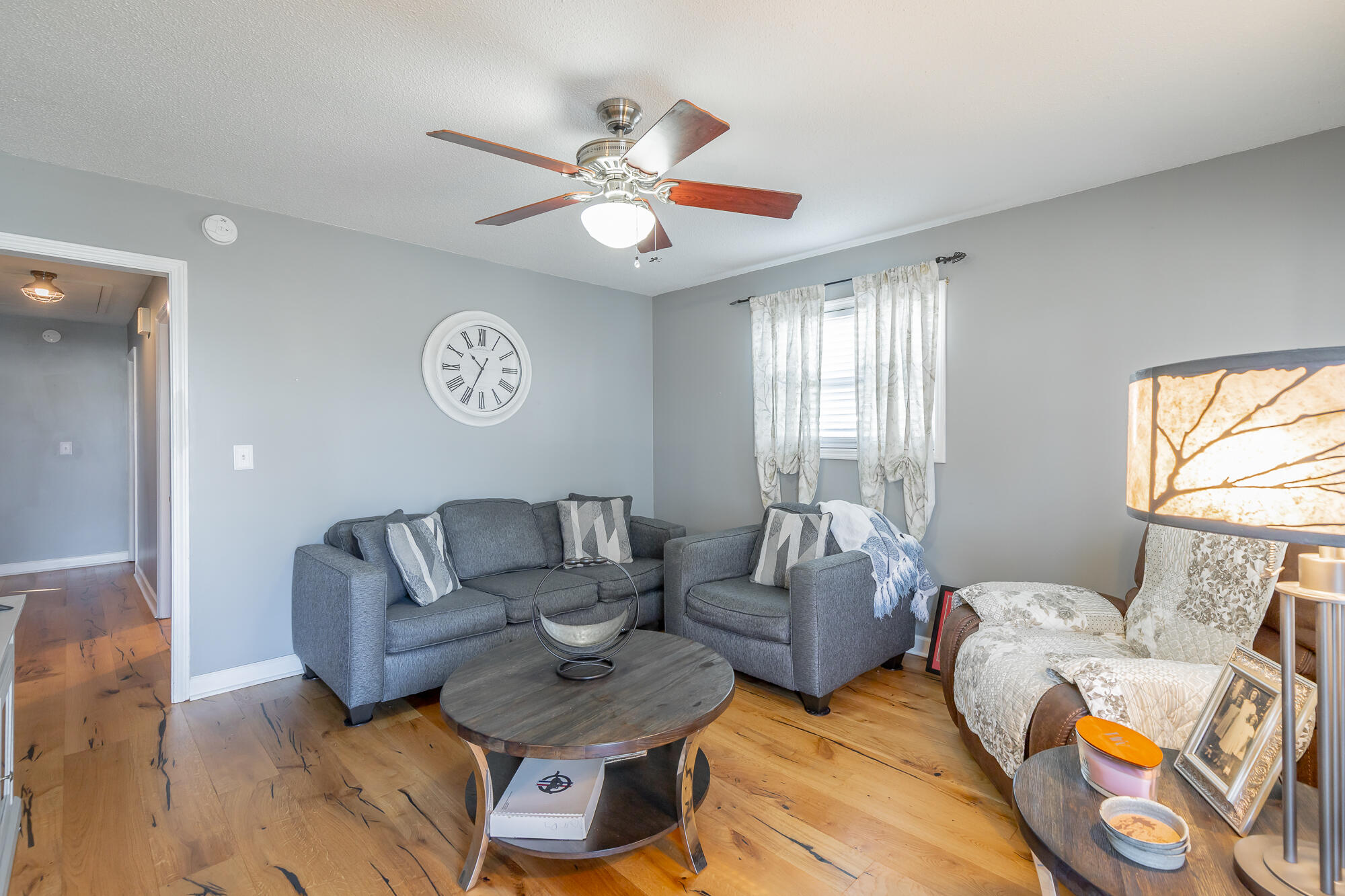 6012 Wentworth Avenue