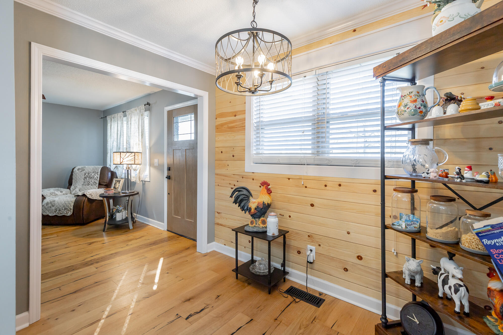 6012 Wentworth Avenue