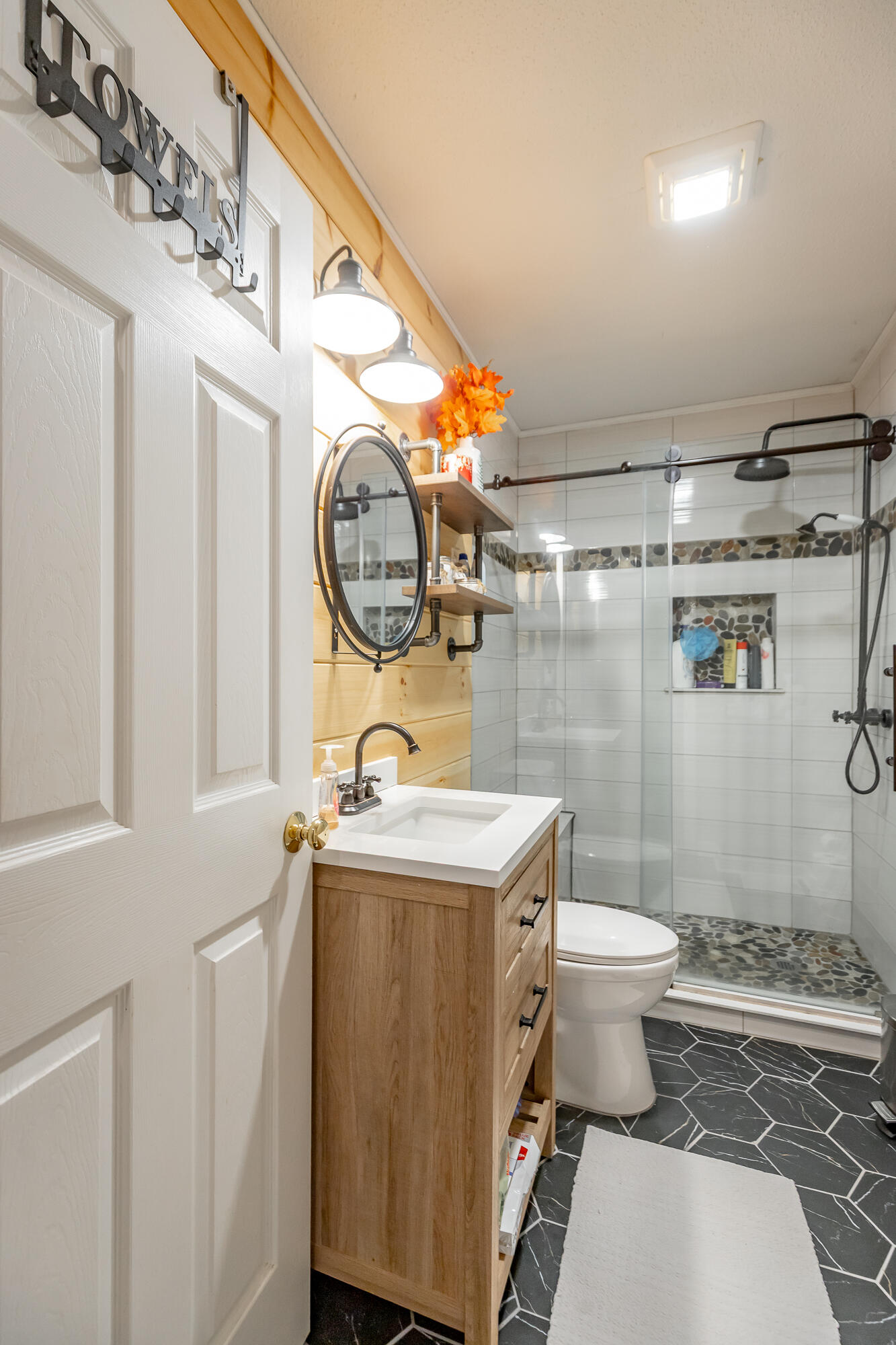 6012 Wentworth Avenue