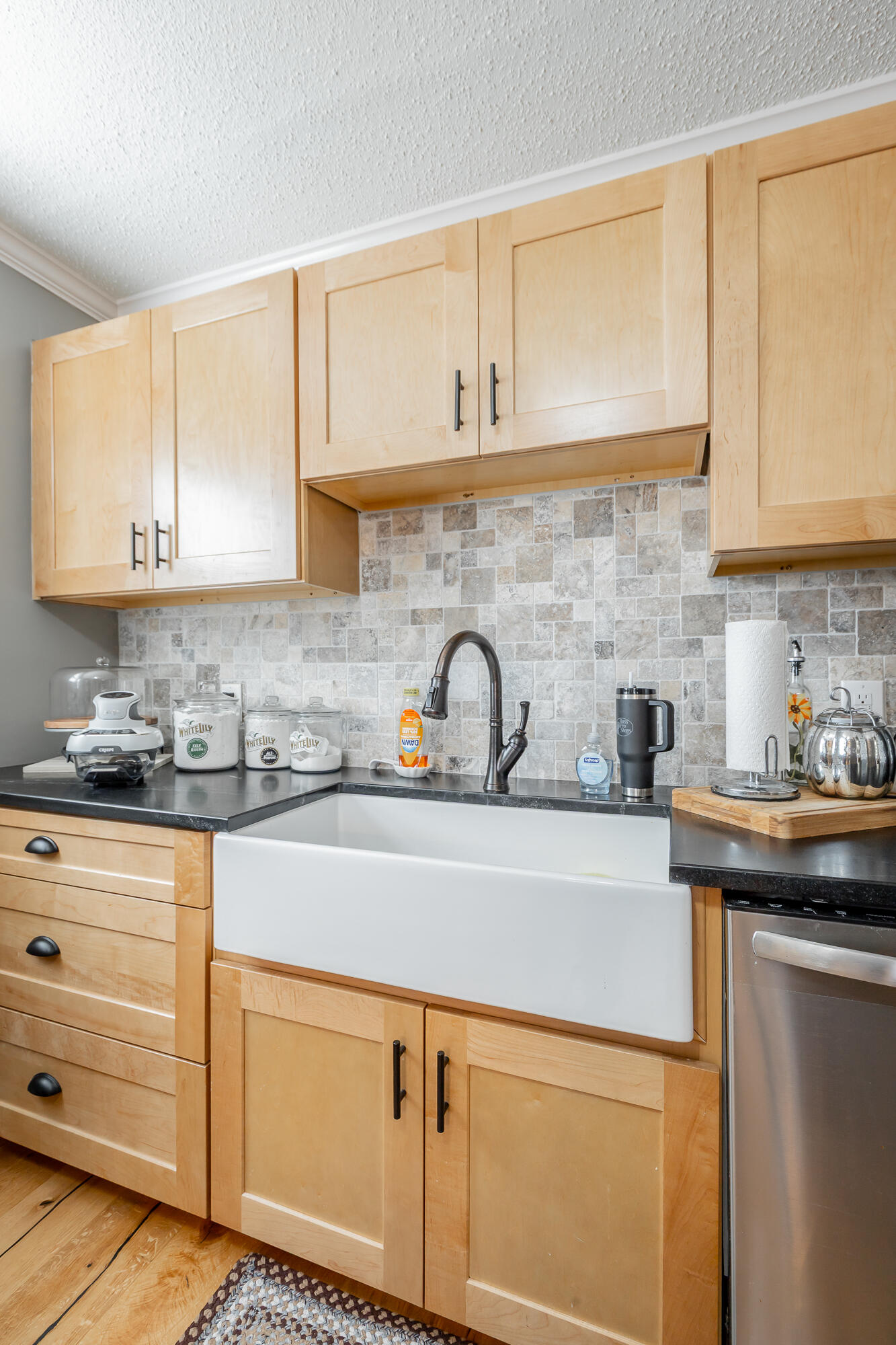 6012 Wentworth Avenue