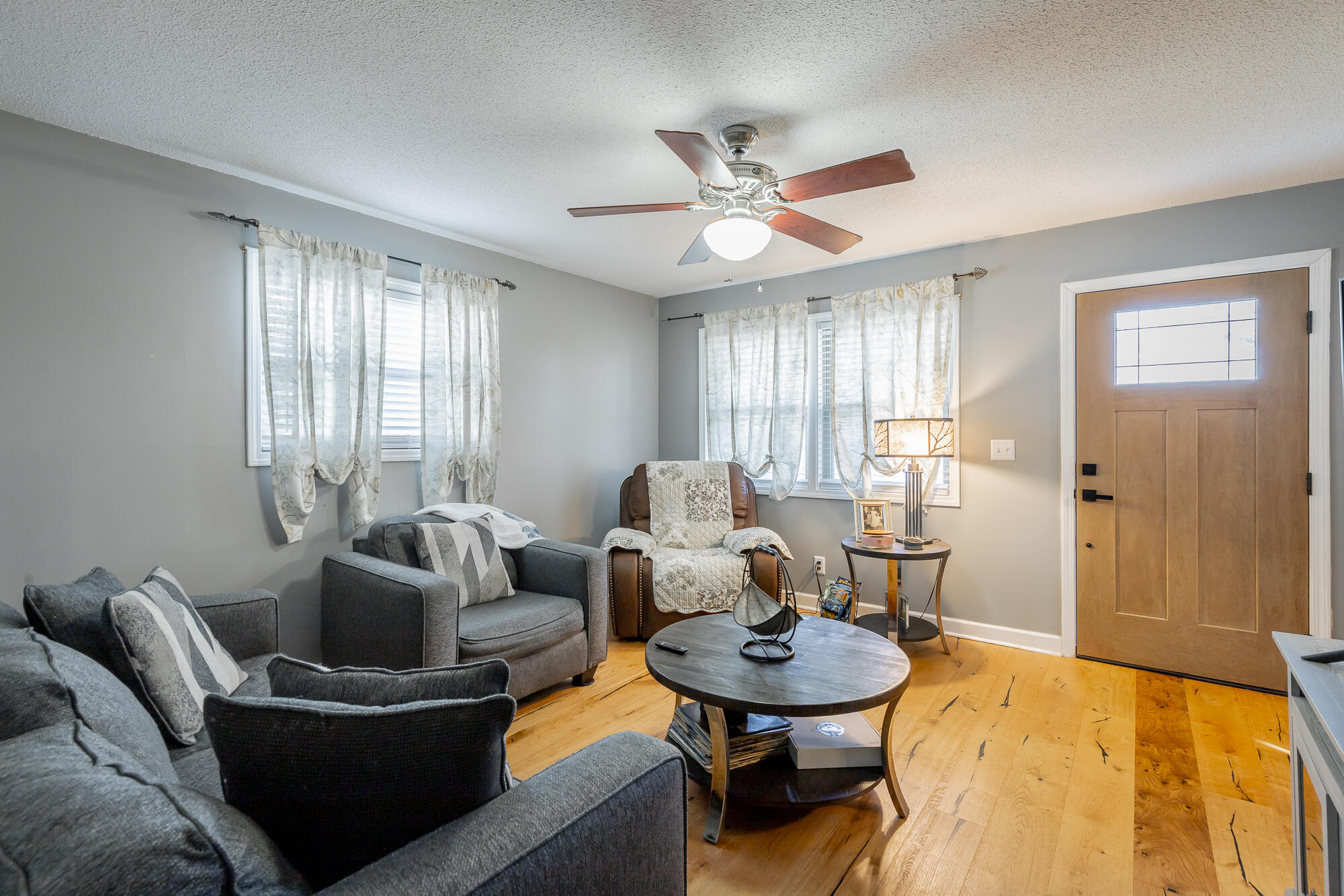 6012 Wentworth Avenue