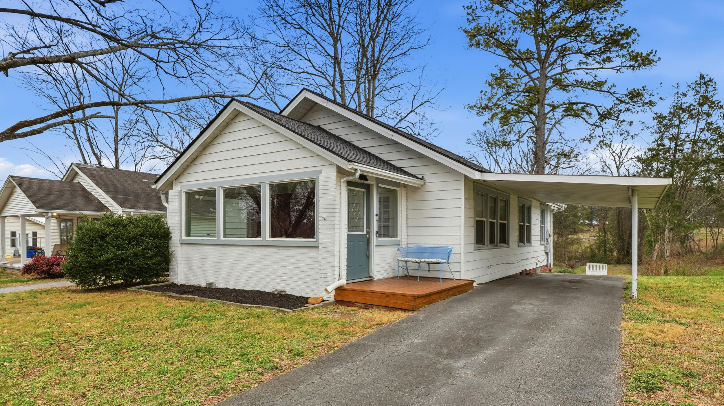 413 Crest Drive SW