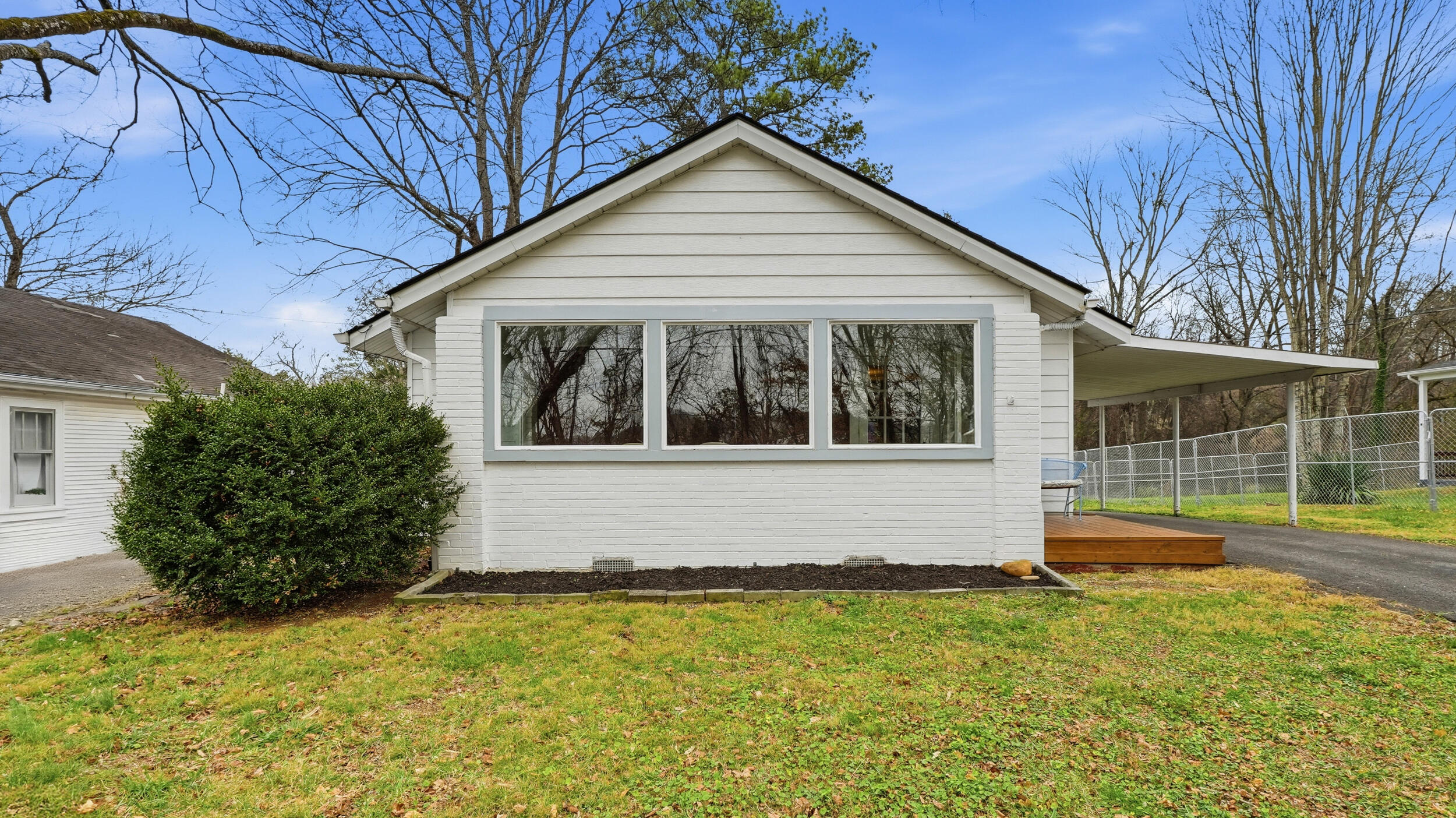 413 Crest Drive SW