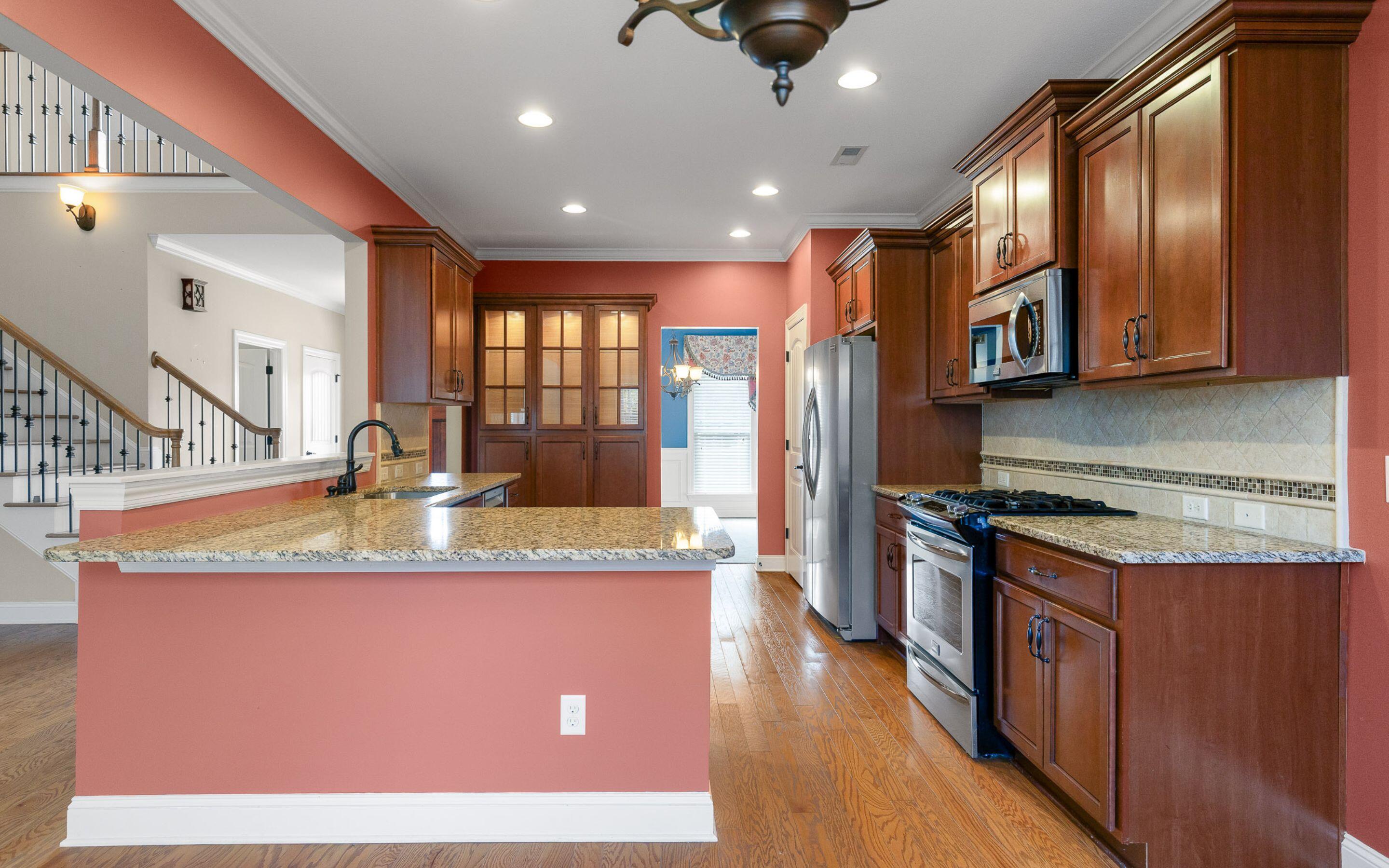 881 Lynnstone Drive