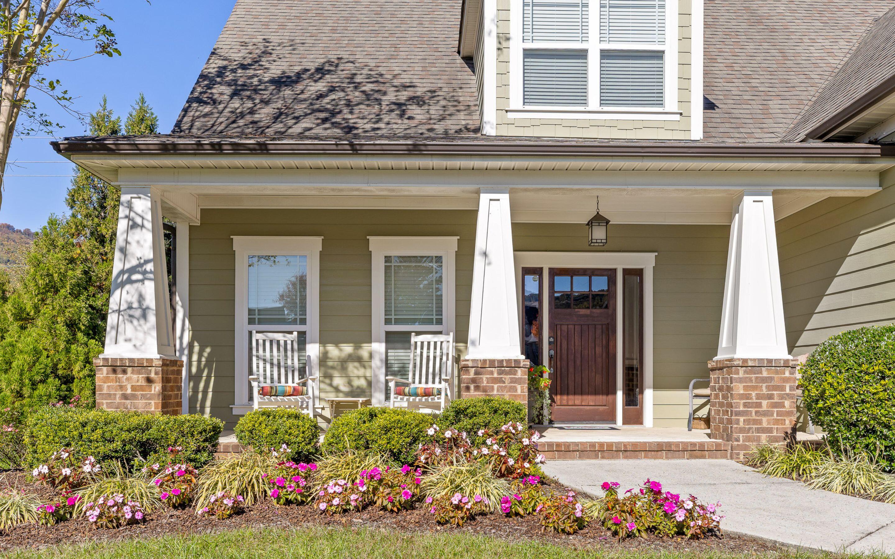 881 Lynnstone Drive