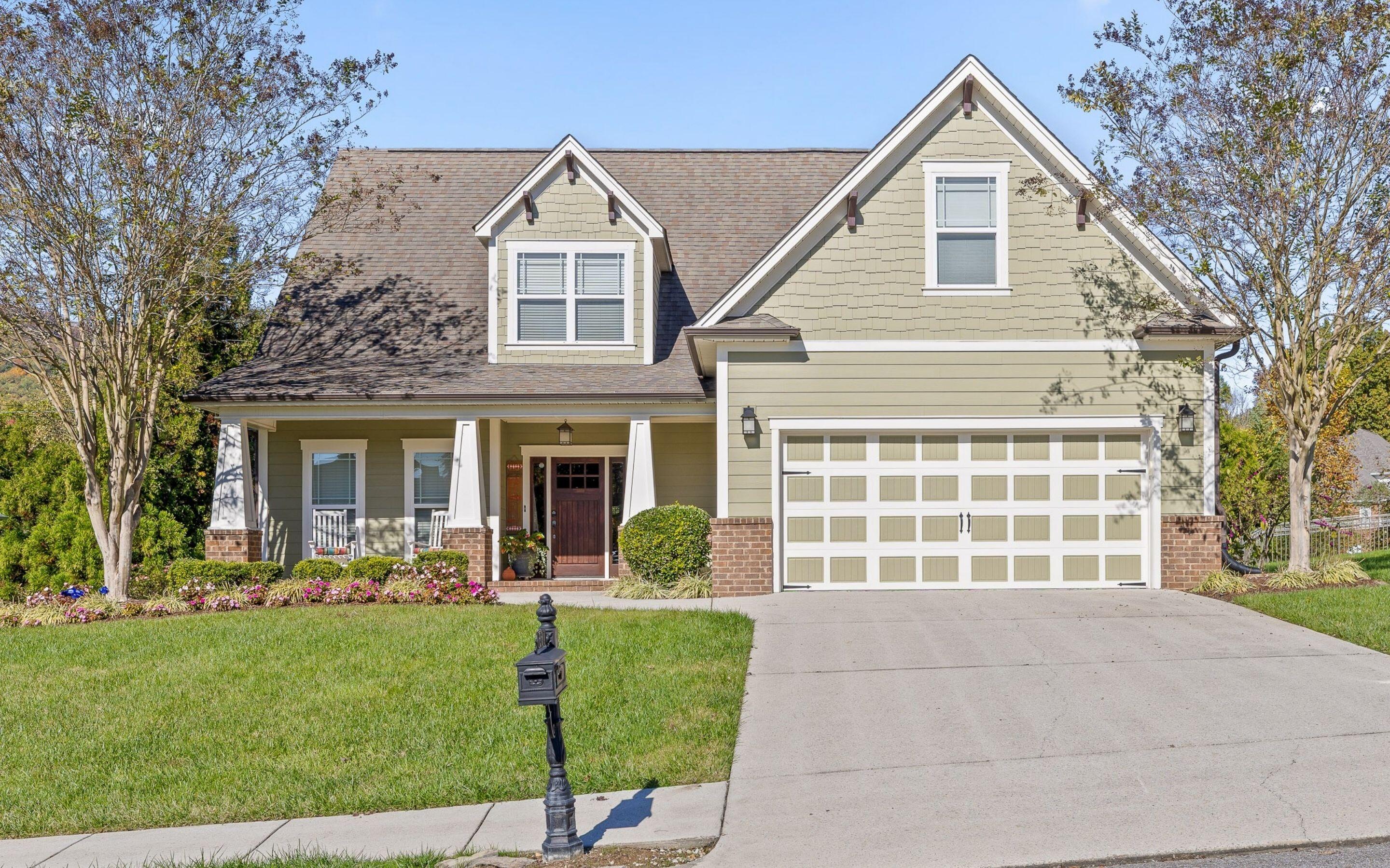 881 Lynnstone Drive