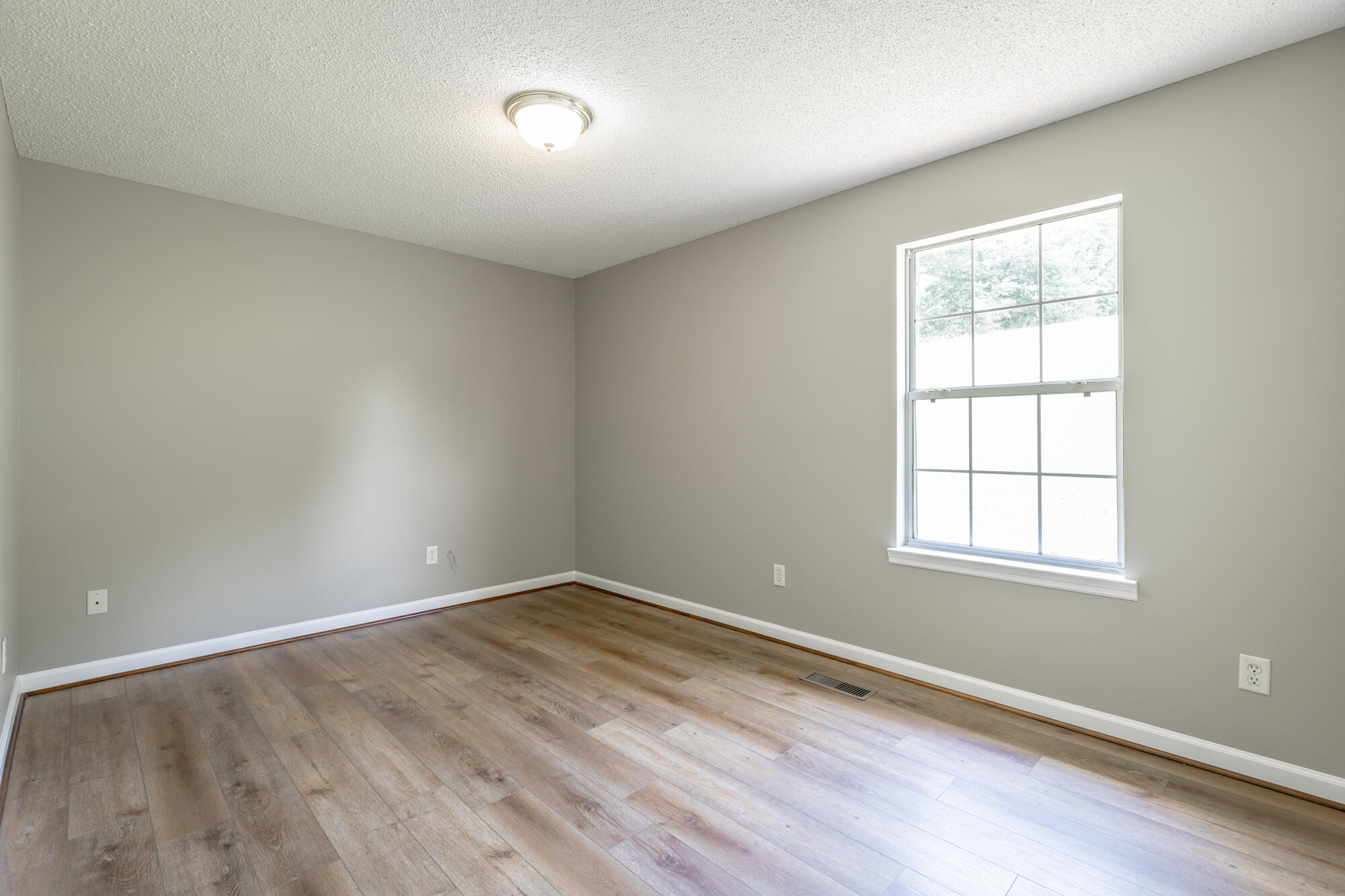 6894 Hillside Bend Trail