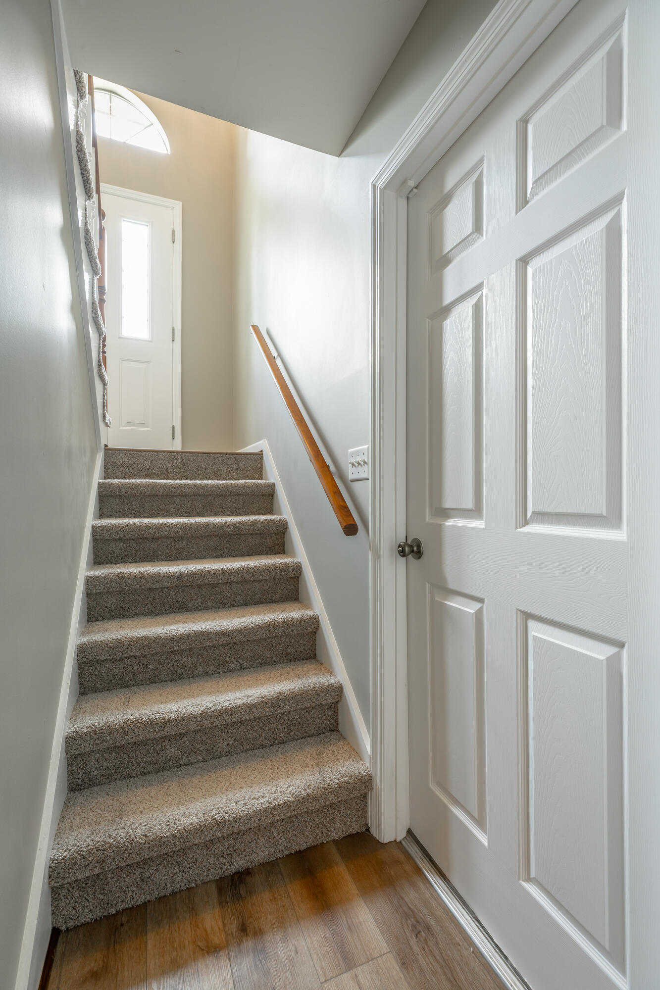 6894 Hillside Bend Trail