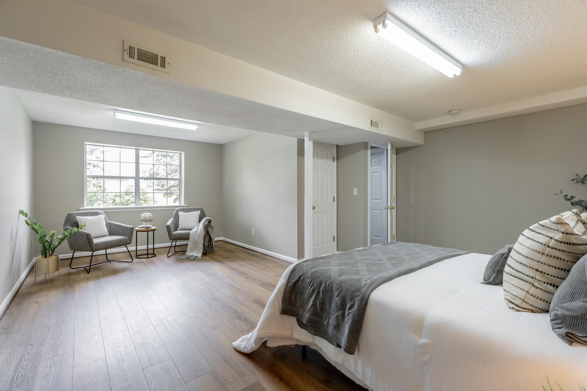 6894 Hillside Bend Trail