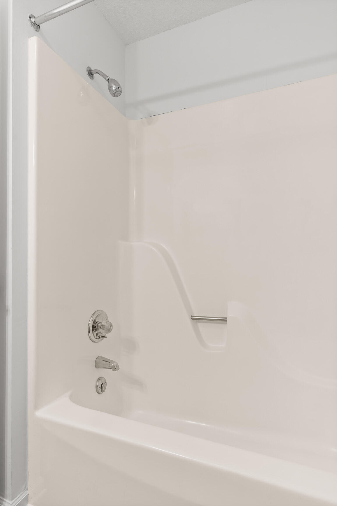 2612 Hickory Valley Road, Unit B