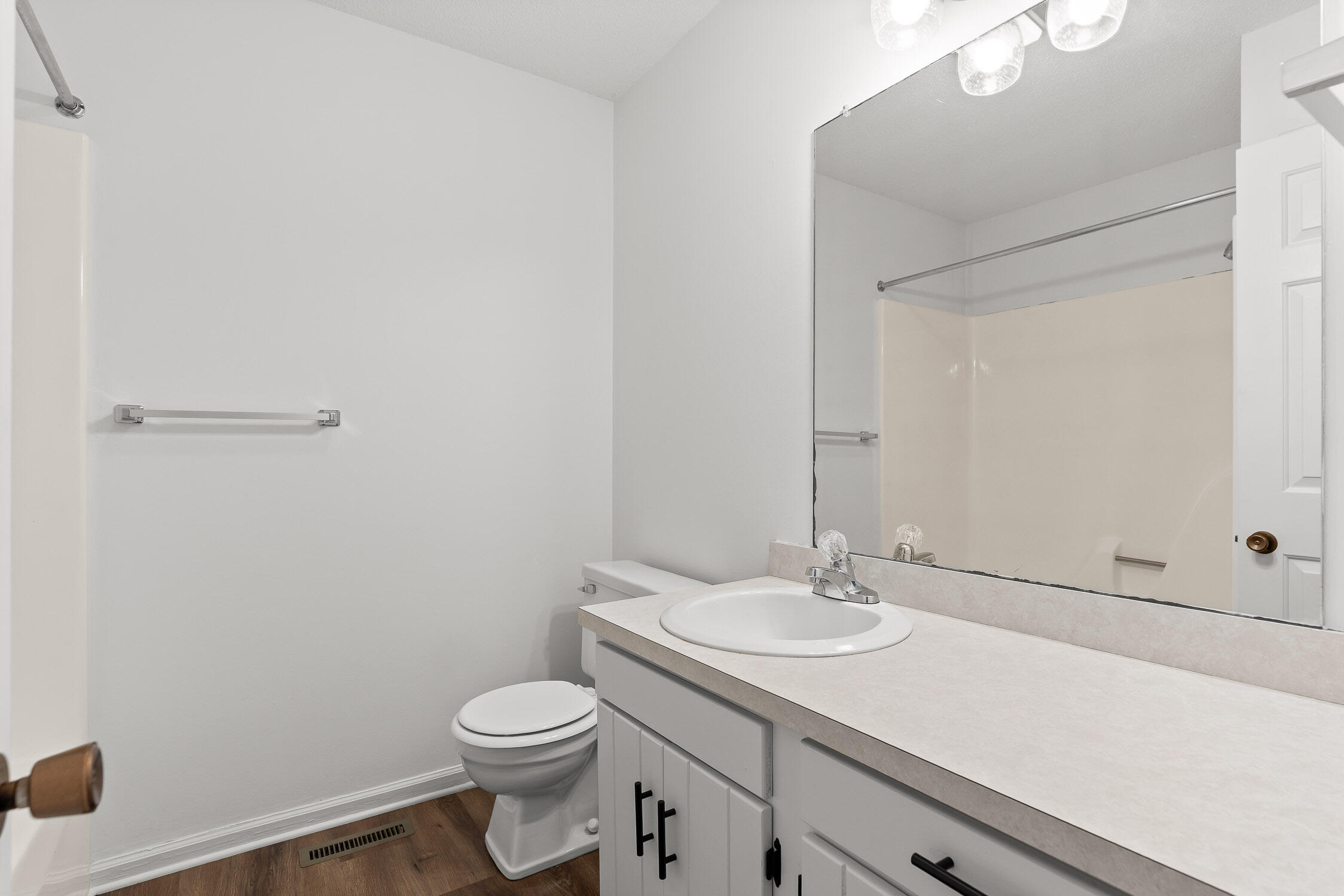 2612 Hickory Valley Road, Unit B