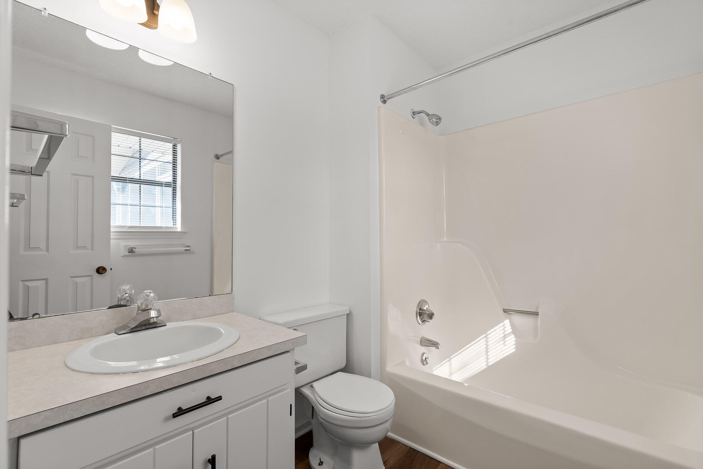 2612 Hickory Valley Road, Unit B