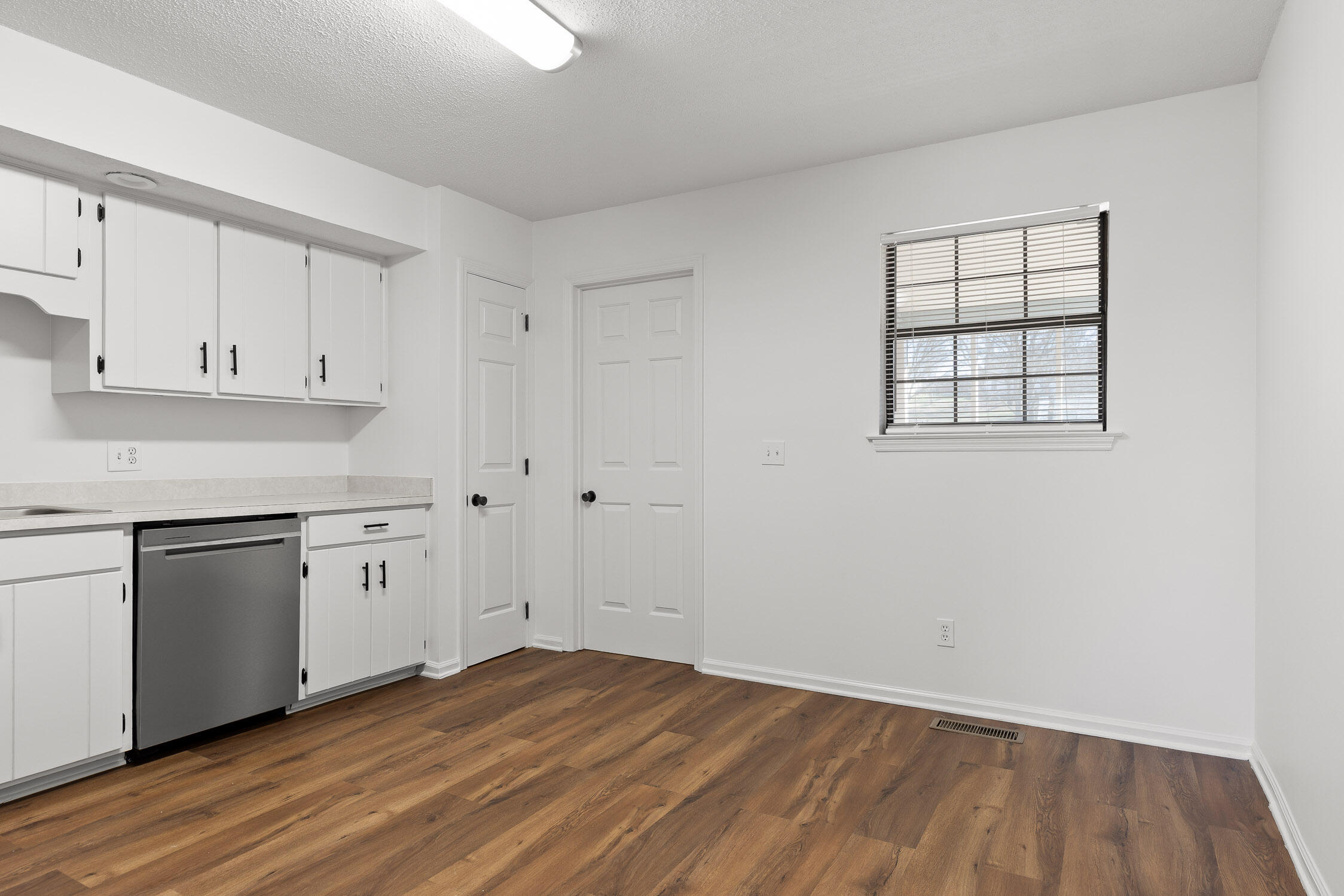 2612 Hickory Valley Road, Unit B