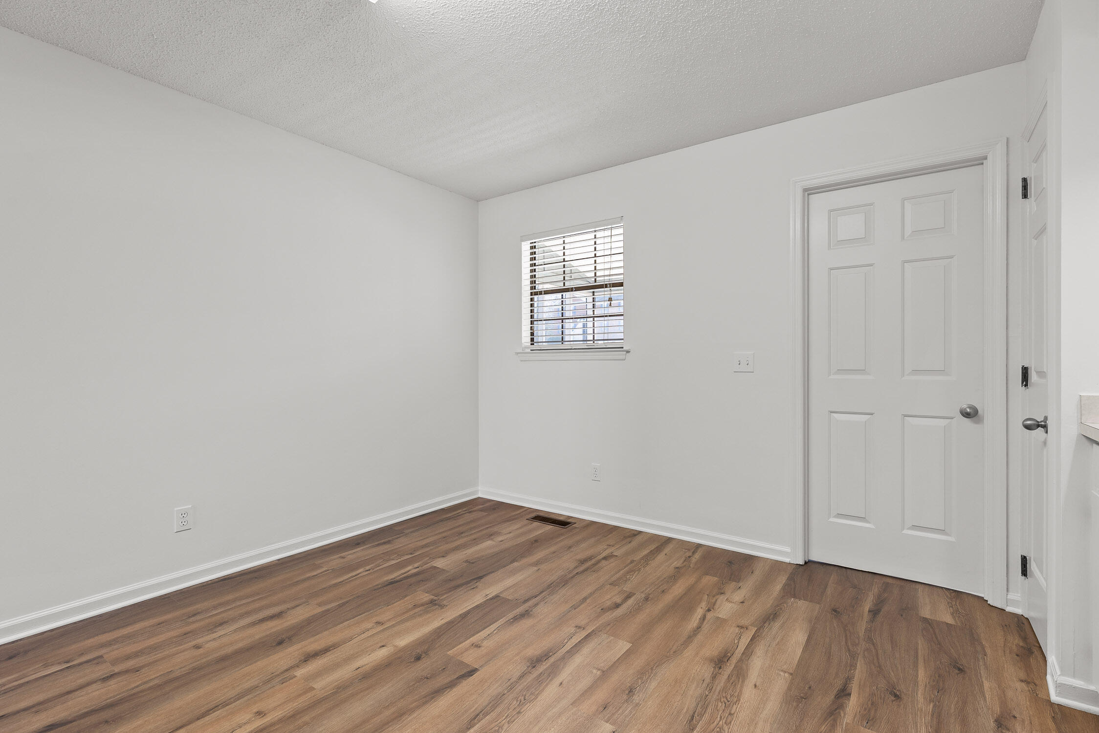 2612 Hickory Valley Road, Unit A