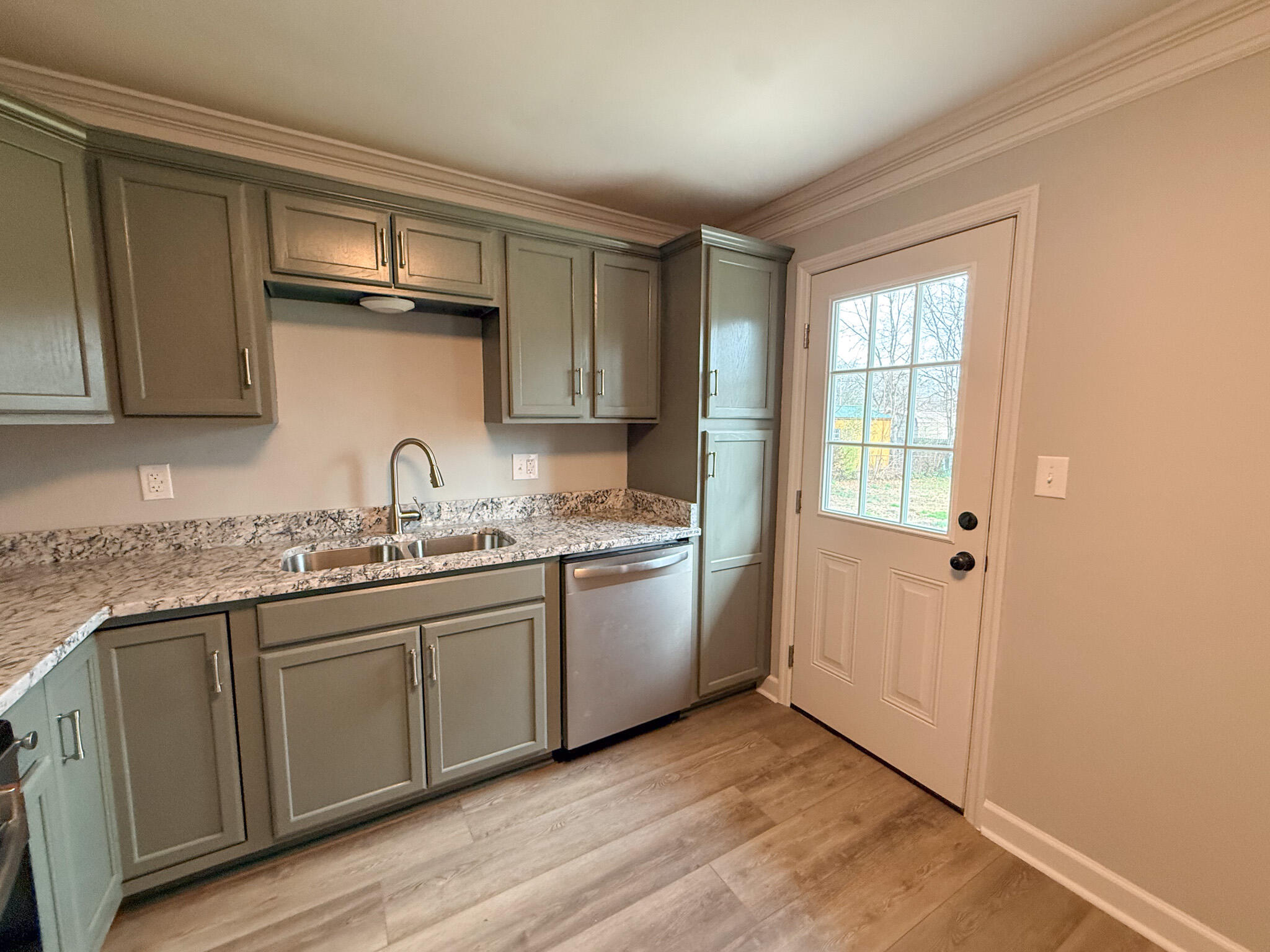 205 Robert E Lee Street