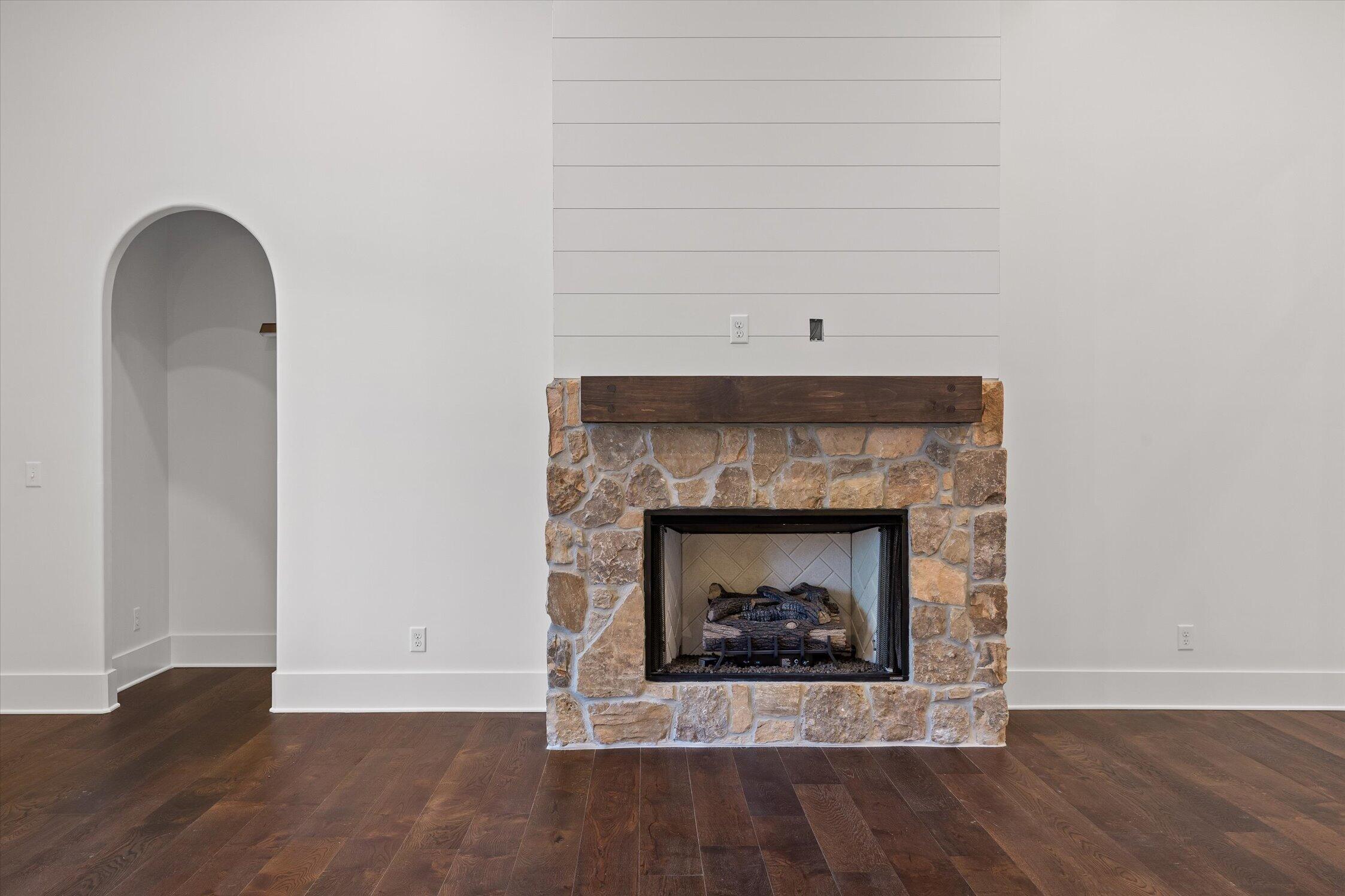 8553 Bear Paw Trail, (98)