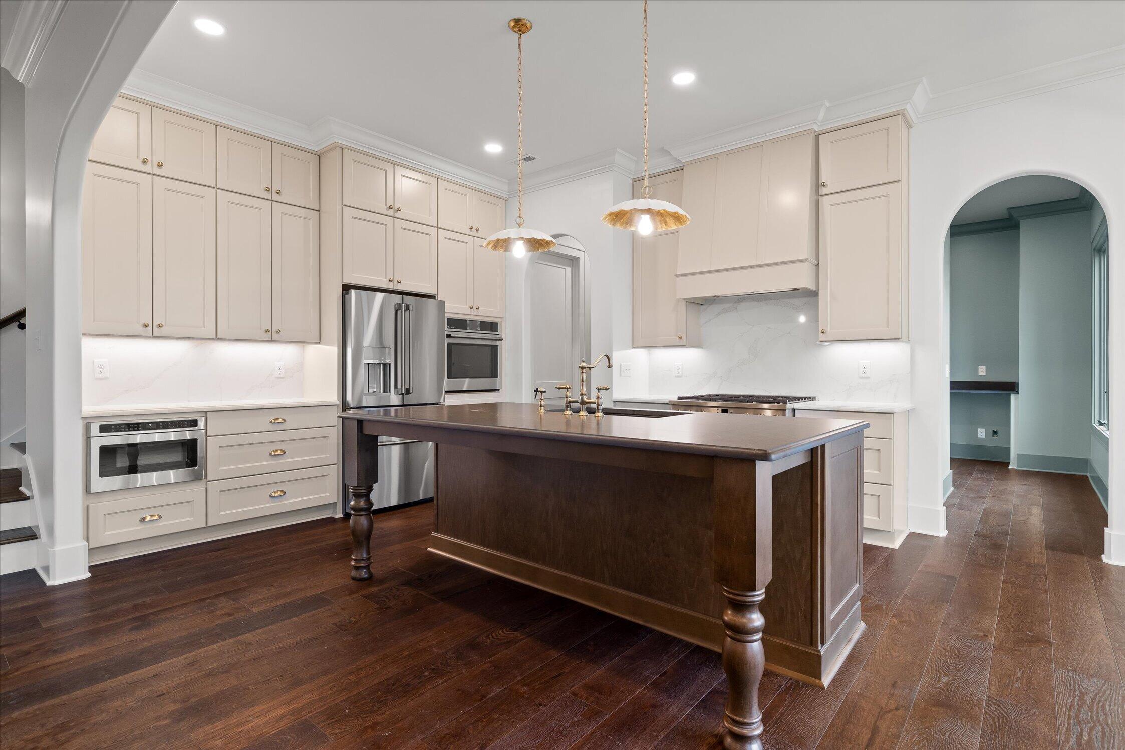 8553 Bear Paw Trail, (98)