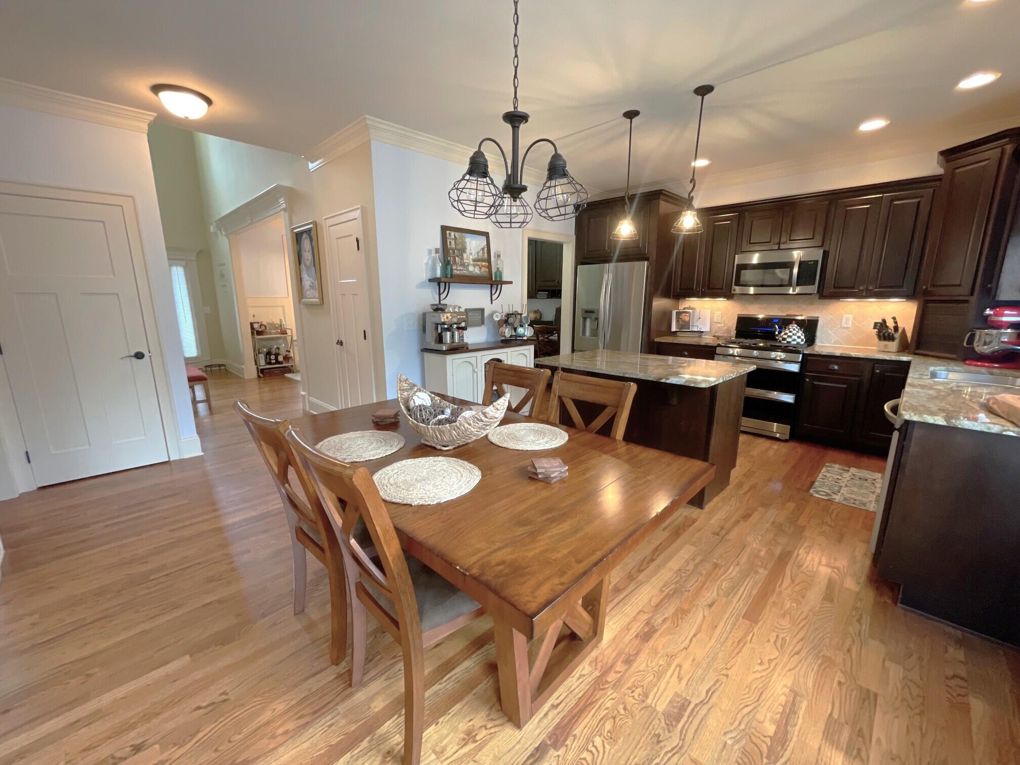 1044 Manassas Drive, 291