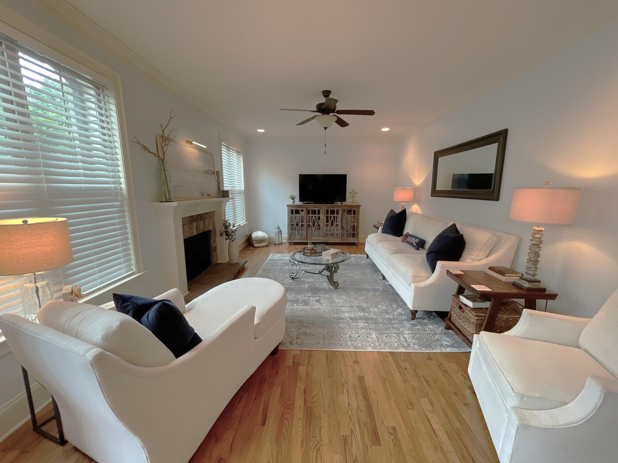 1044 Manassas Drive, 291
