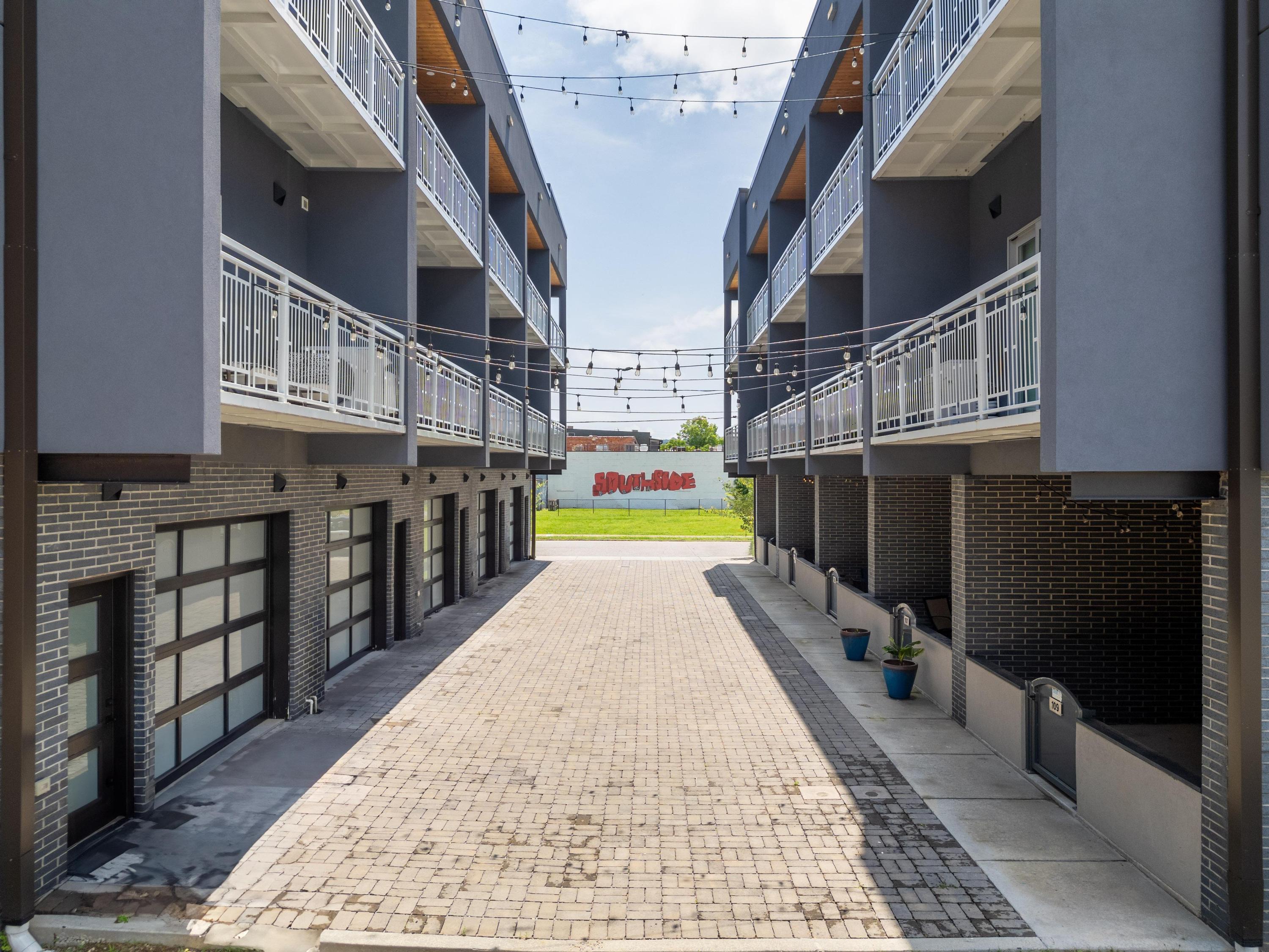 1505 Jefferson Street, 103