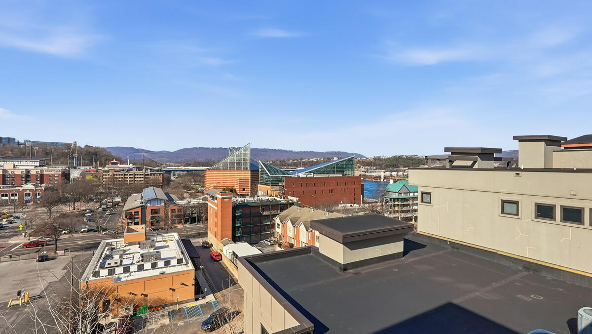 129 Walnut Street, Unit 214