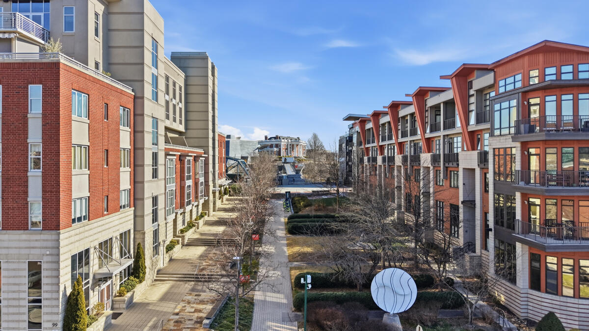 129 Walnut Street, Unit 214