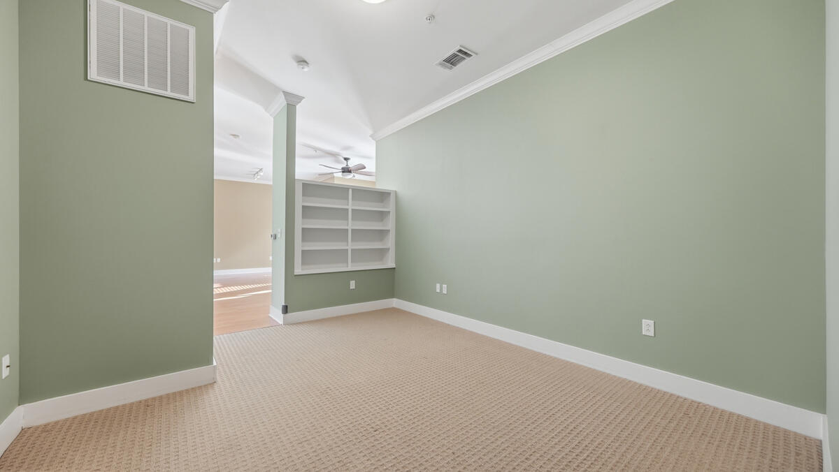 129 Walnut Street, Unit 214