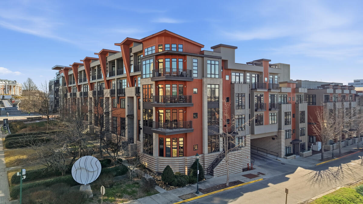 129 Walnut Street, Unit 214