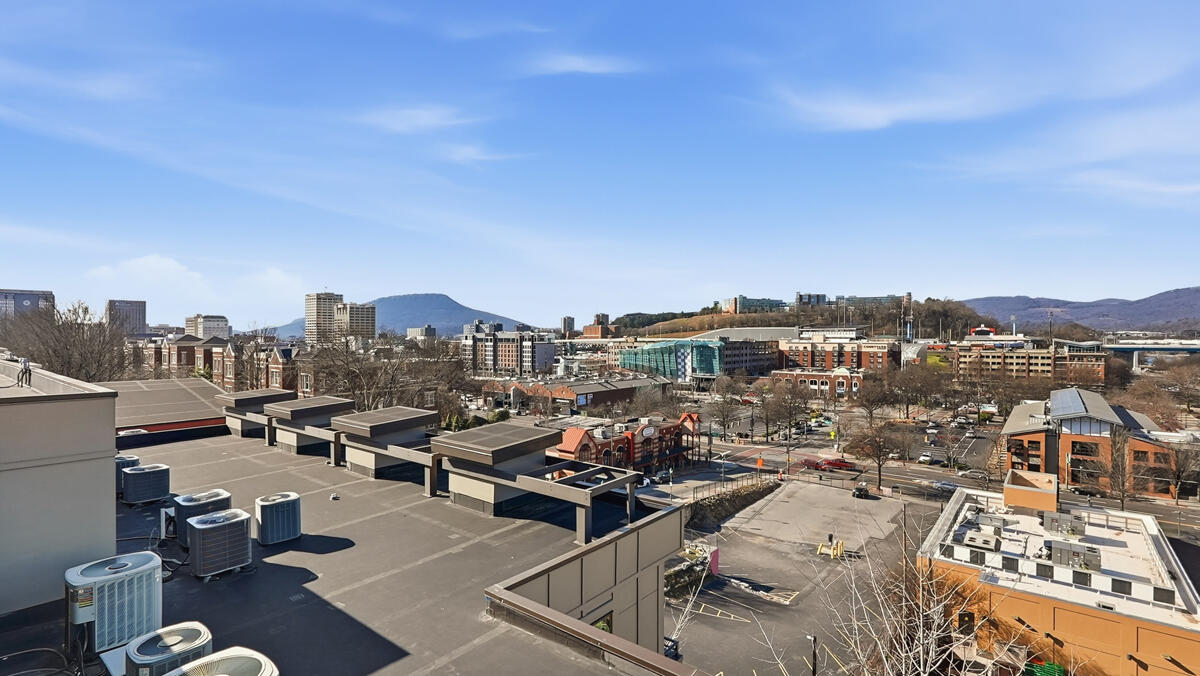 129 Walnut Street, Unit 214