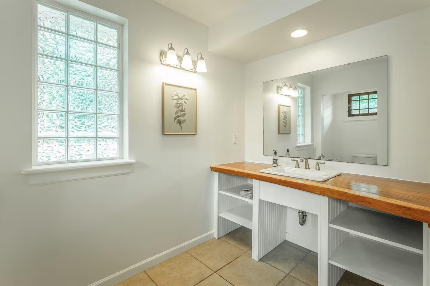 2909 E Crescent Circle