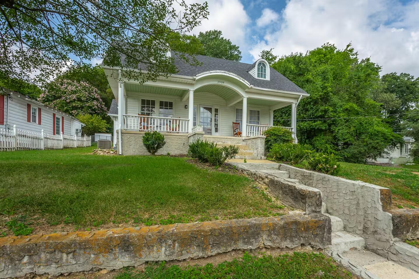 2909 E Crescent Circle