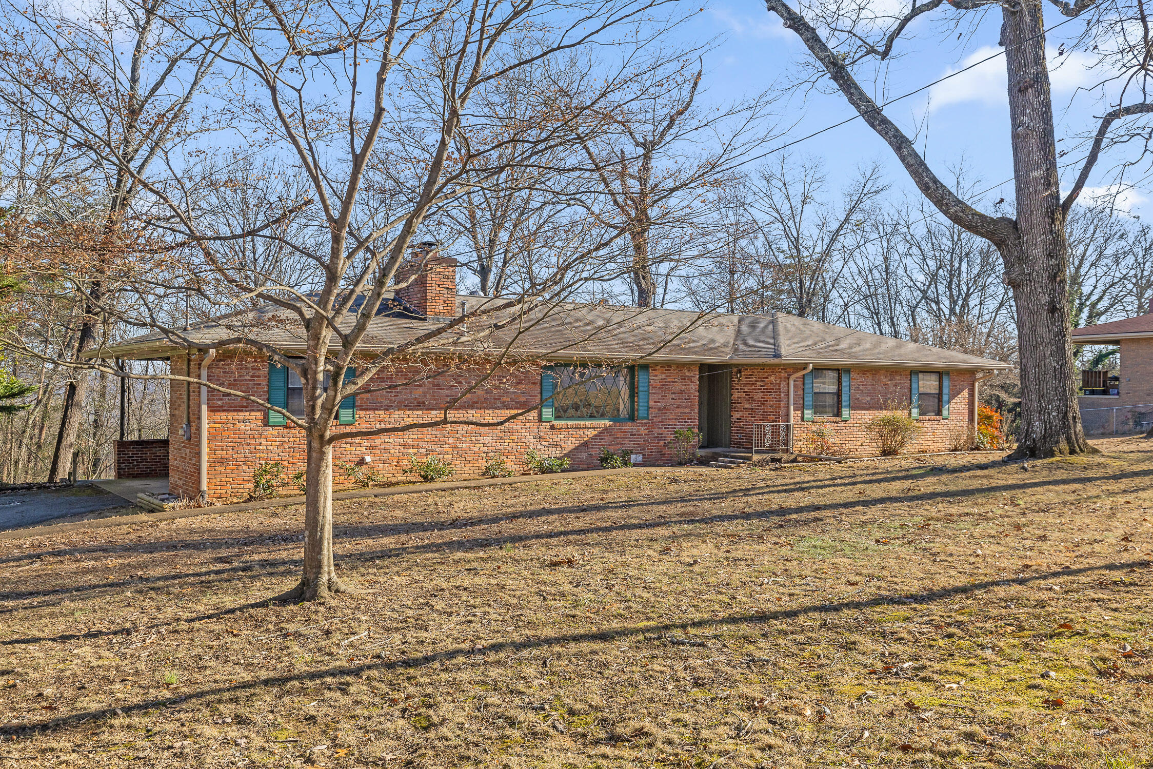 5904 Crestview Drive