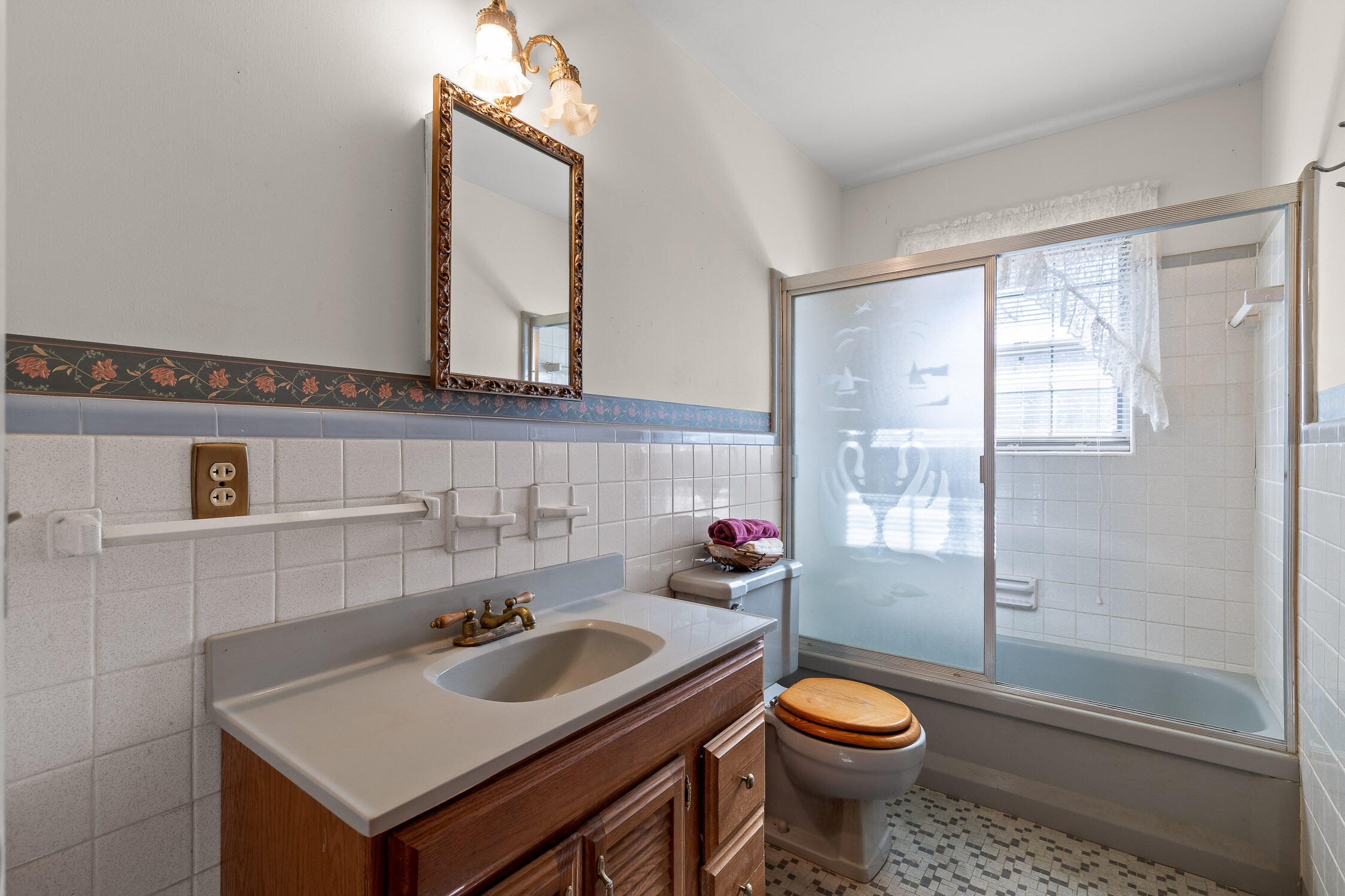 5904 Crestview Drive