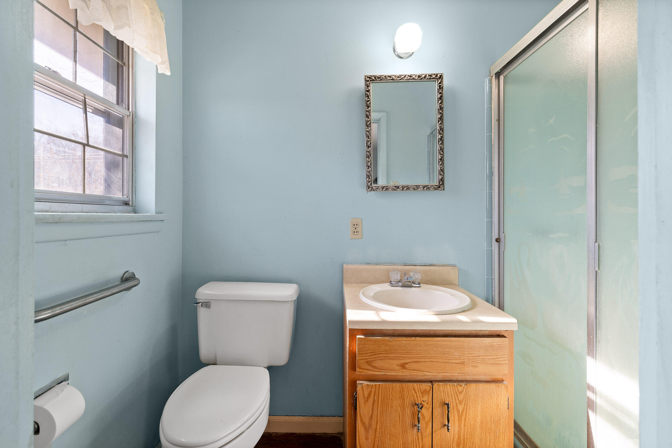 5904 Crestview Drive