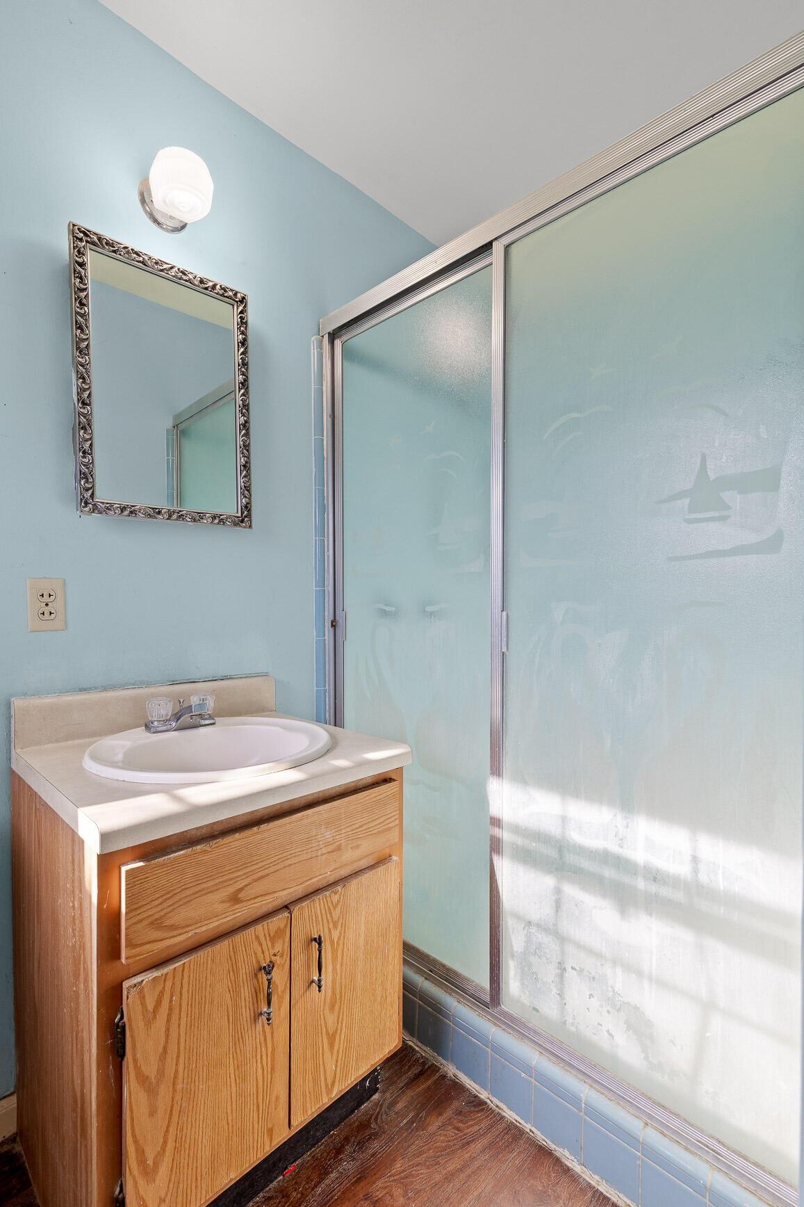 5904 Crestview Drive