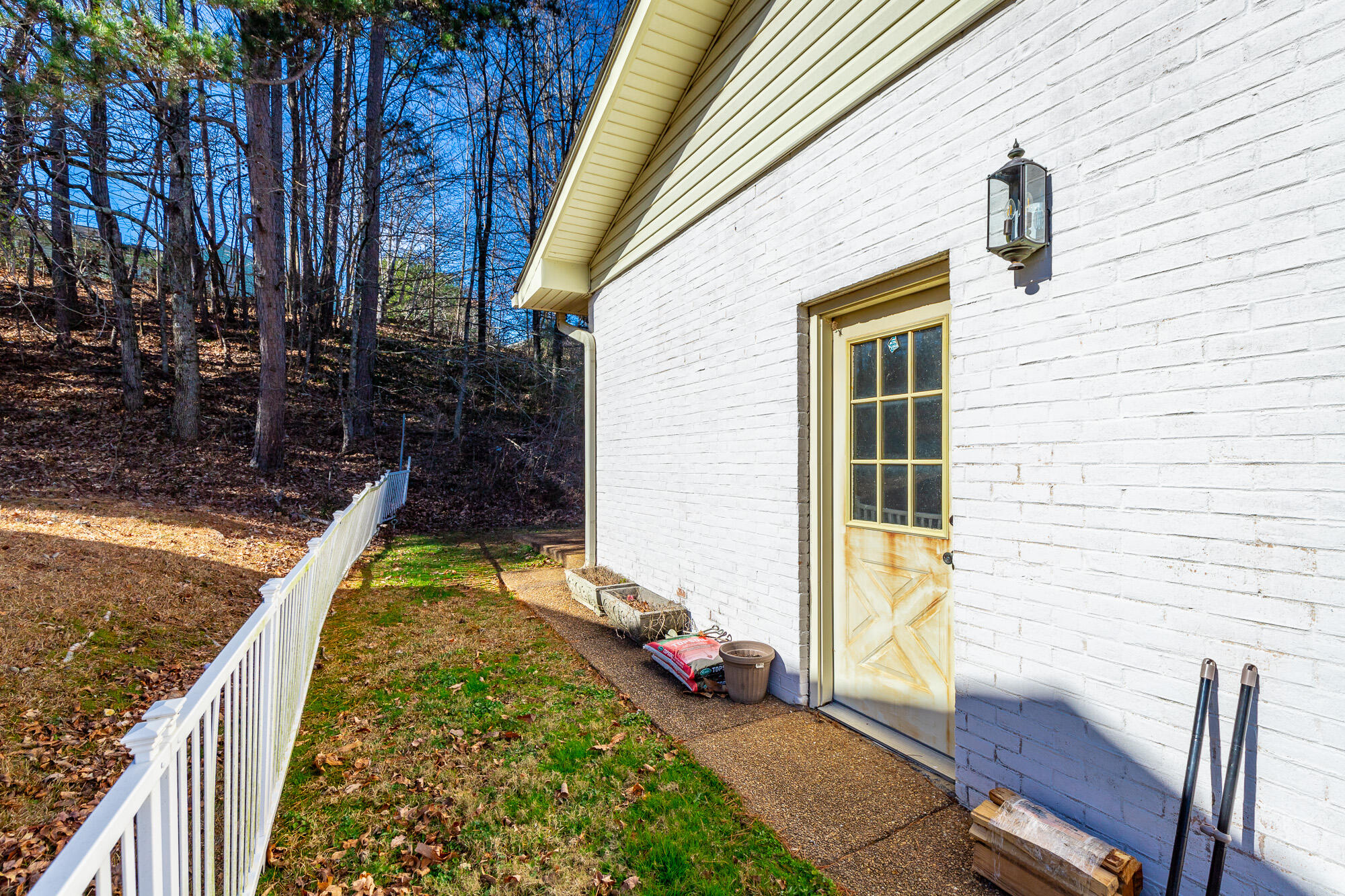 1119 Hillsboro Drive