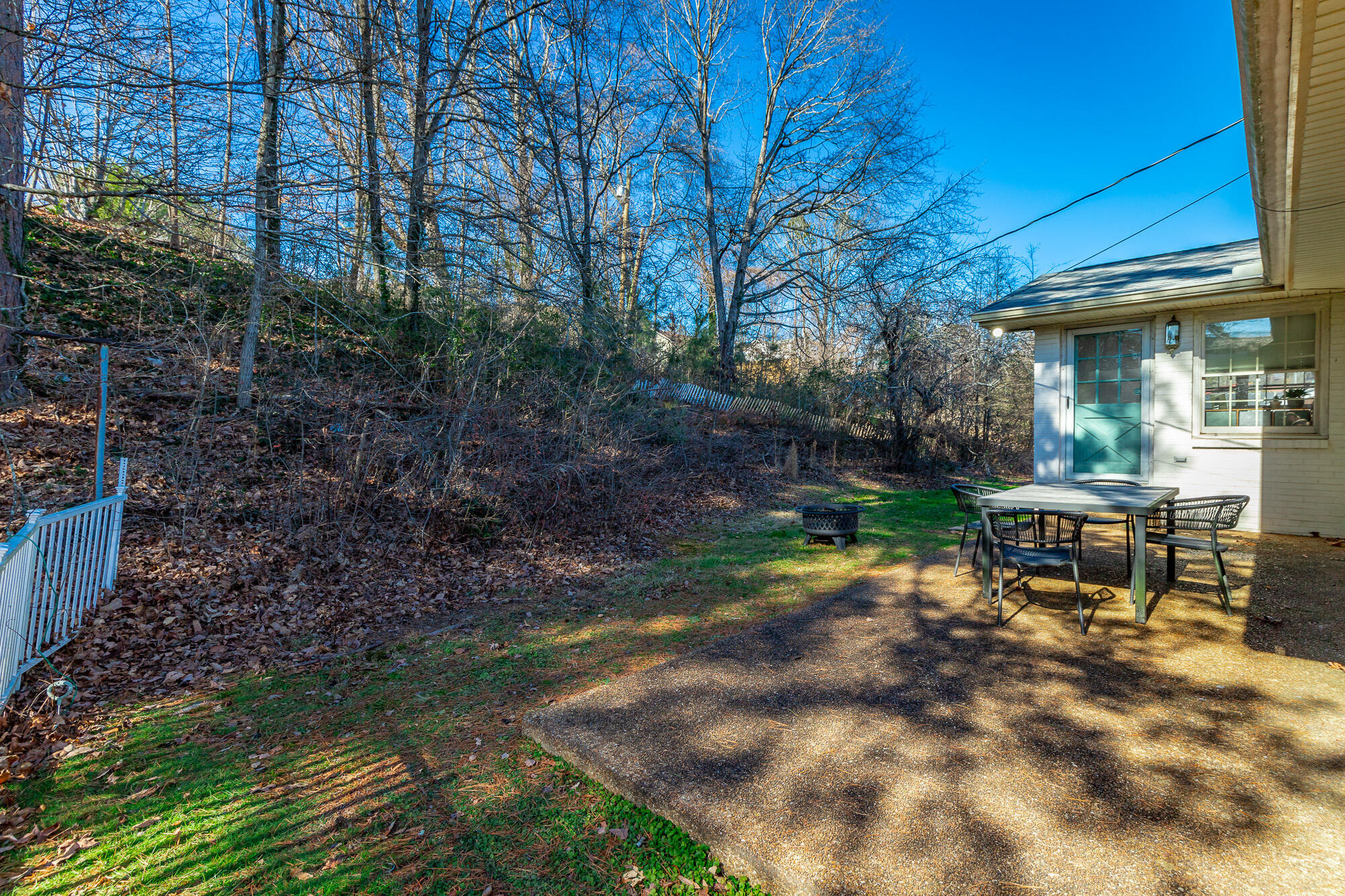 1119 Hillsboro Drive