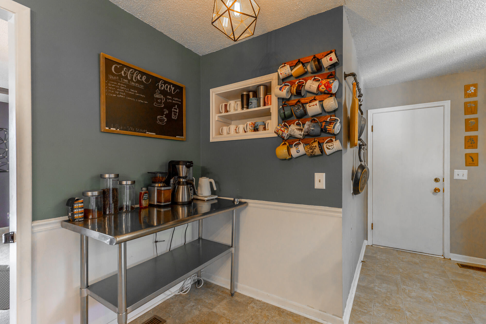 1119 Hillsboro Drive