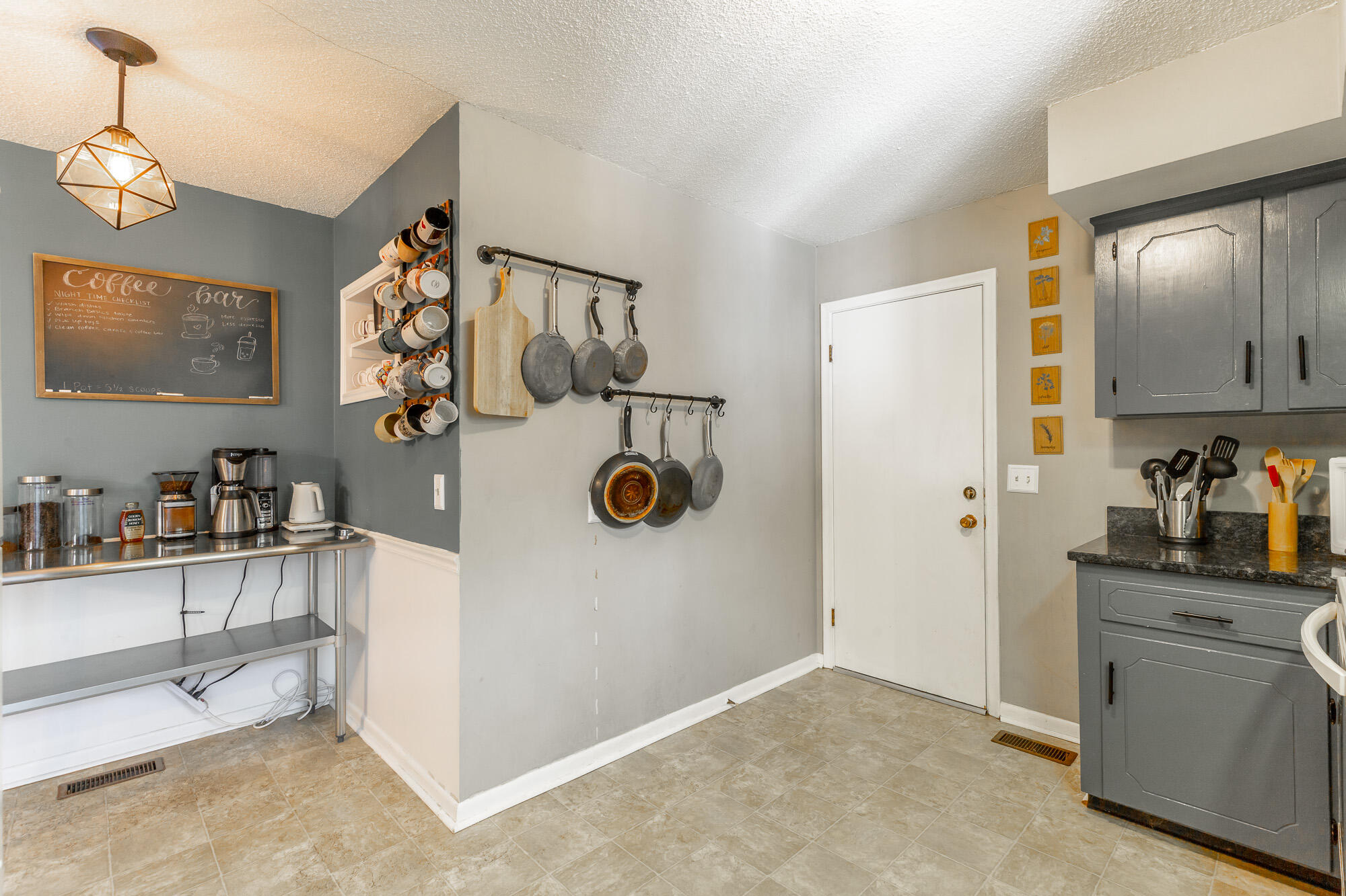 1119 Hillsboro Drive