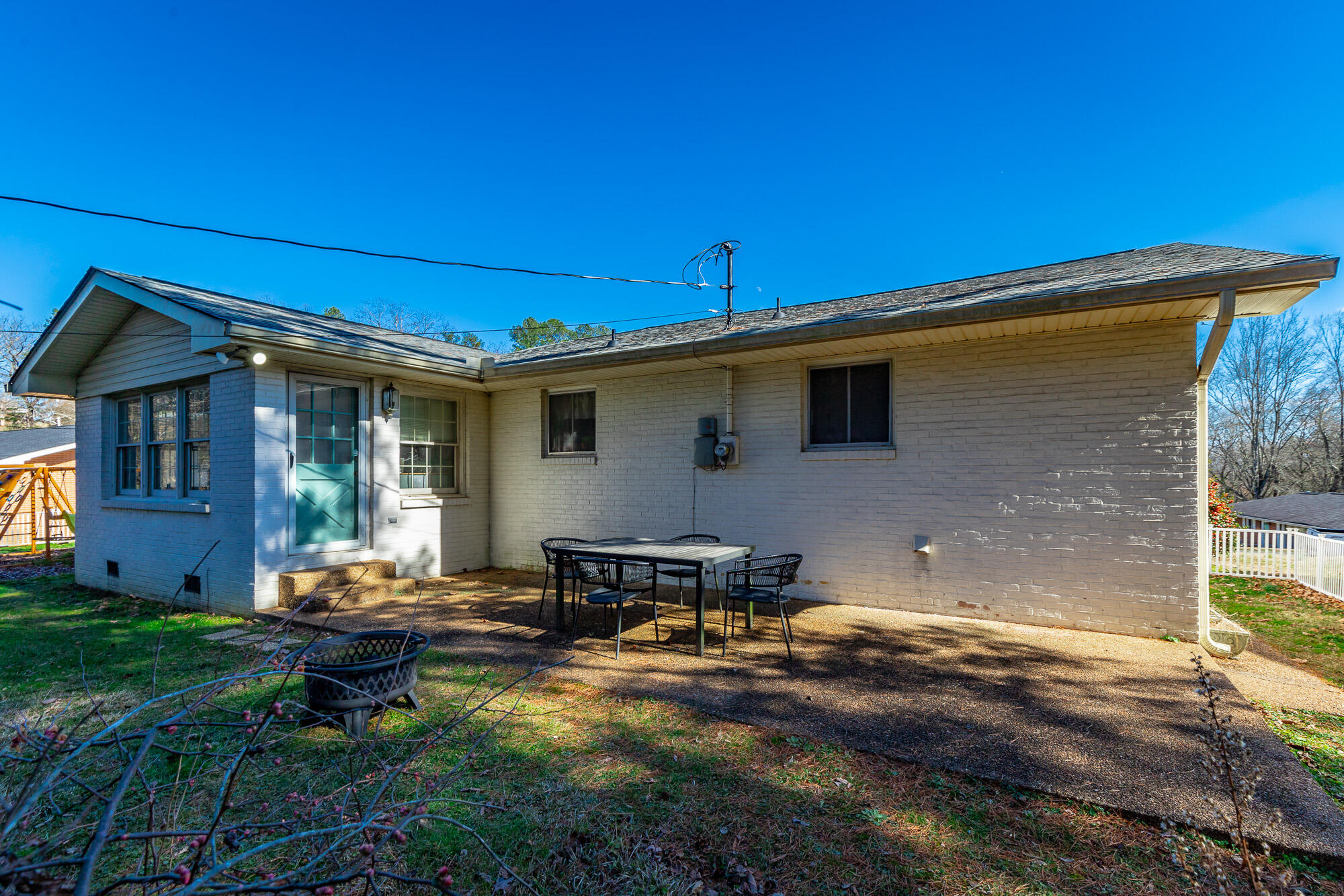 1119 Hillsboro Drive