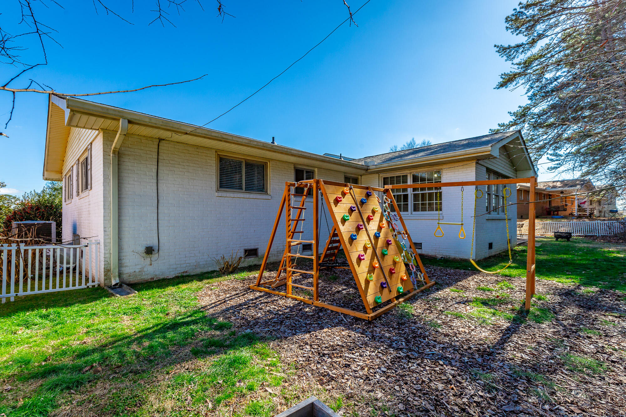 1119 Hillsboro Drive